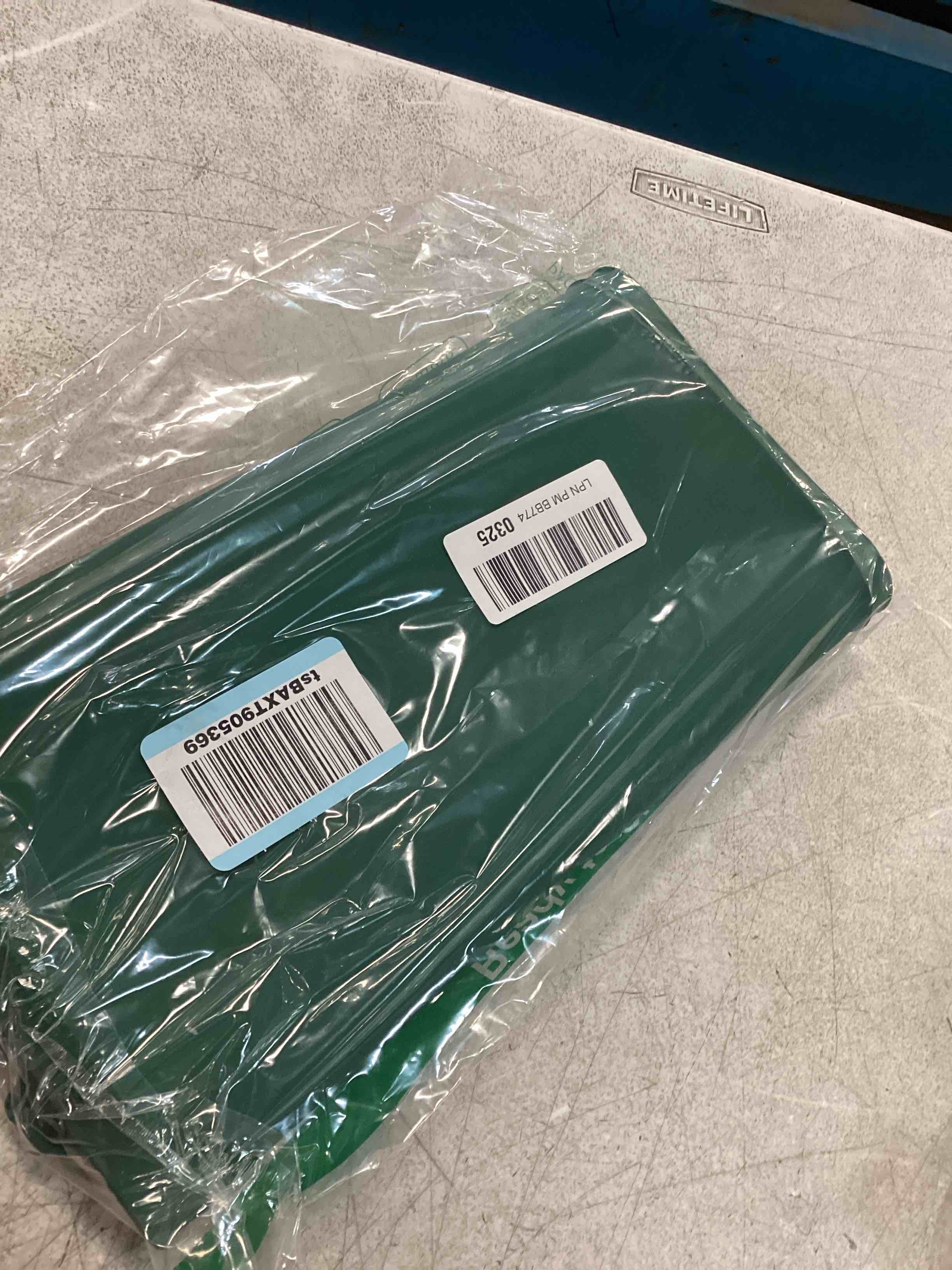 https://s3.amazonaws.com/lotting-images-prod/bidfta/PPE1570402_1734099839296.jpeg