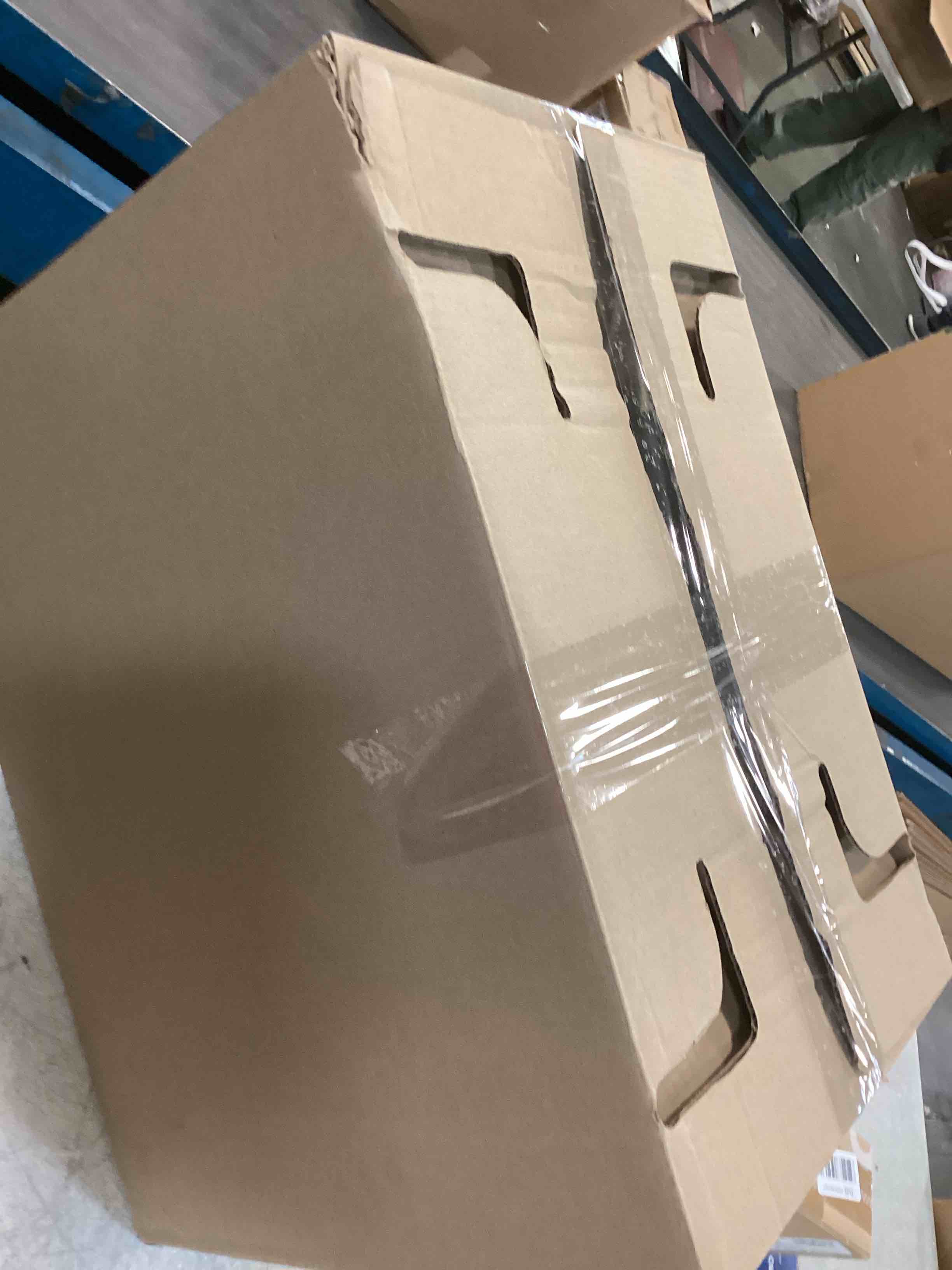 https://s3.amazonaws.com/lotting-images-prod/bidfta/PPE1570487_1734111171182.jpeg