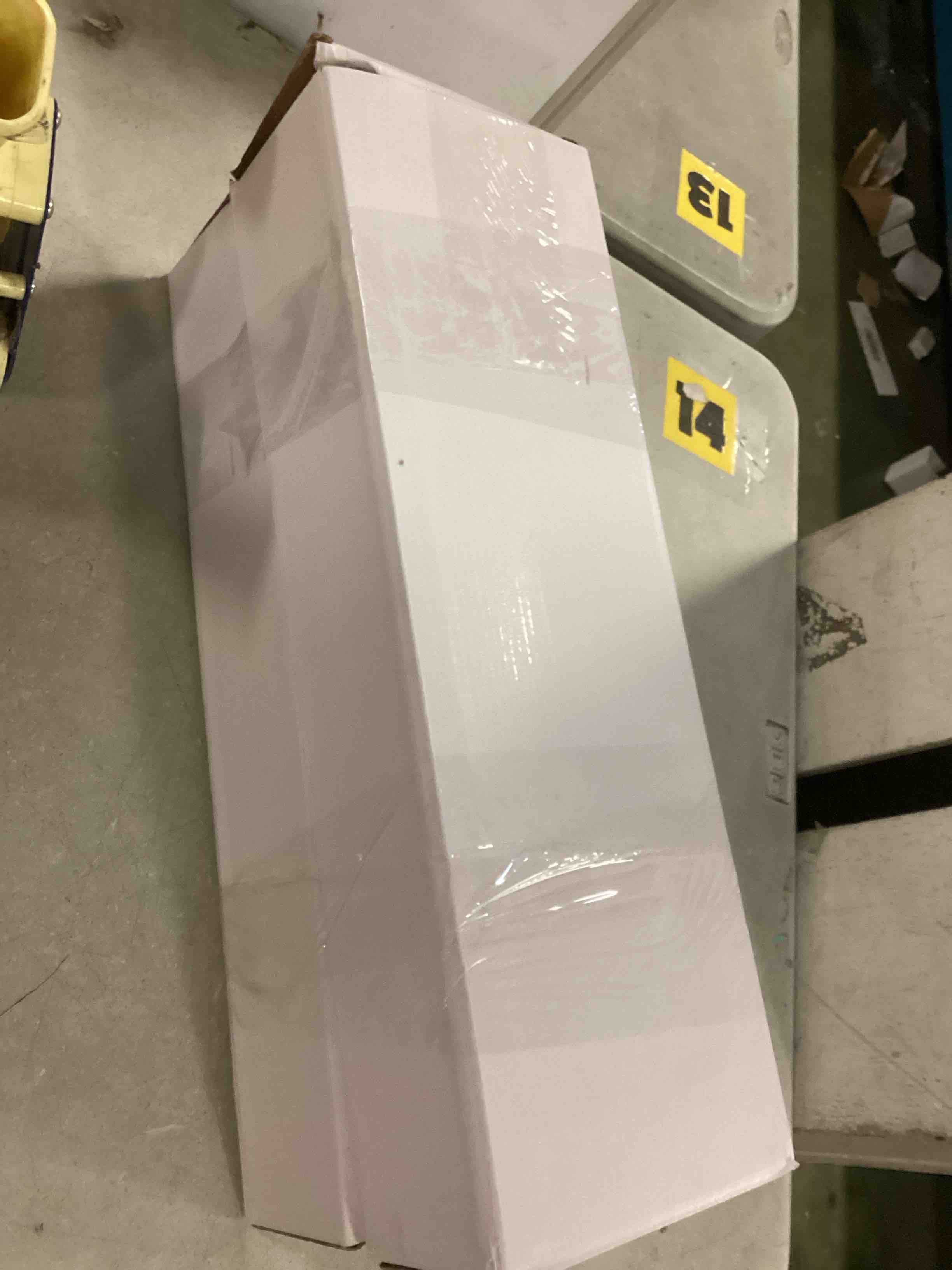 https://s3.amazonaws.com/lotting-images-prod/bidfta/PPE1571878_1734723334948.jpeg