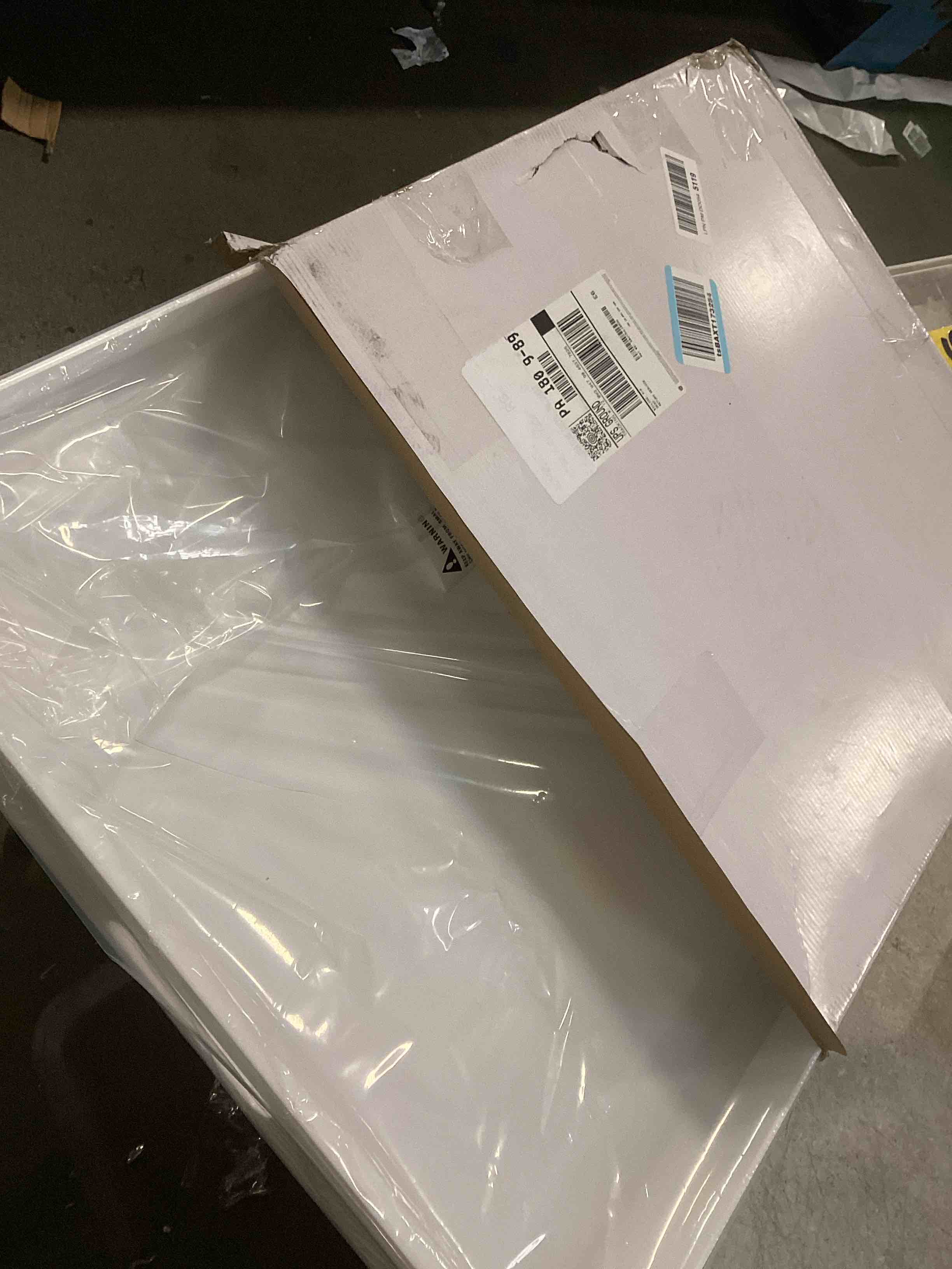 https://s3.amazonaws.com/lotting-images-prod/bidfta/PPE1572086_1734978033727.jpeg