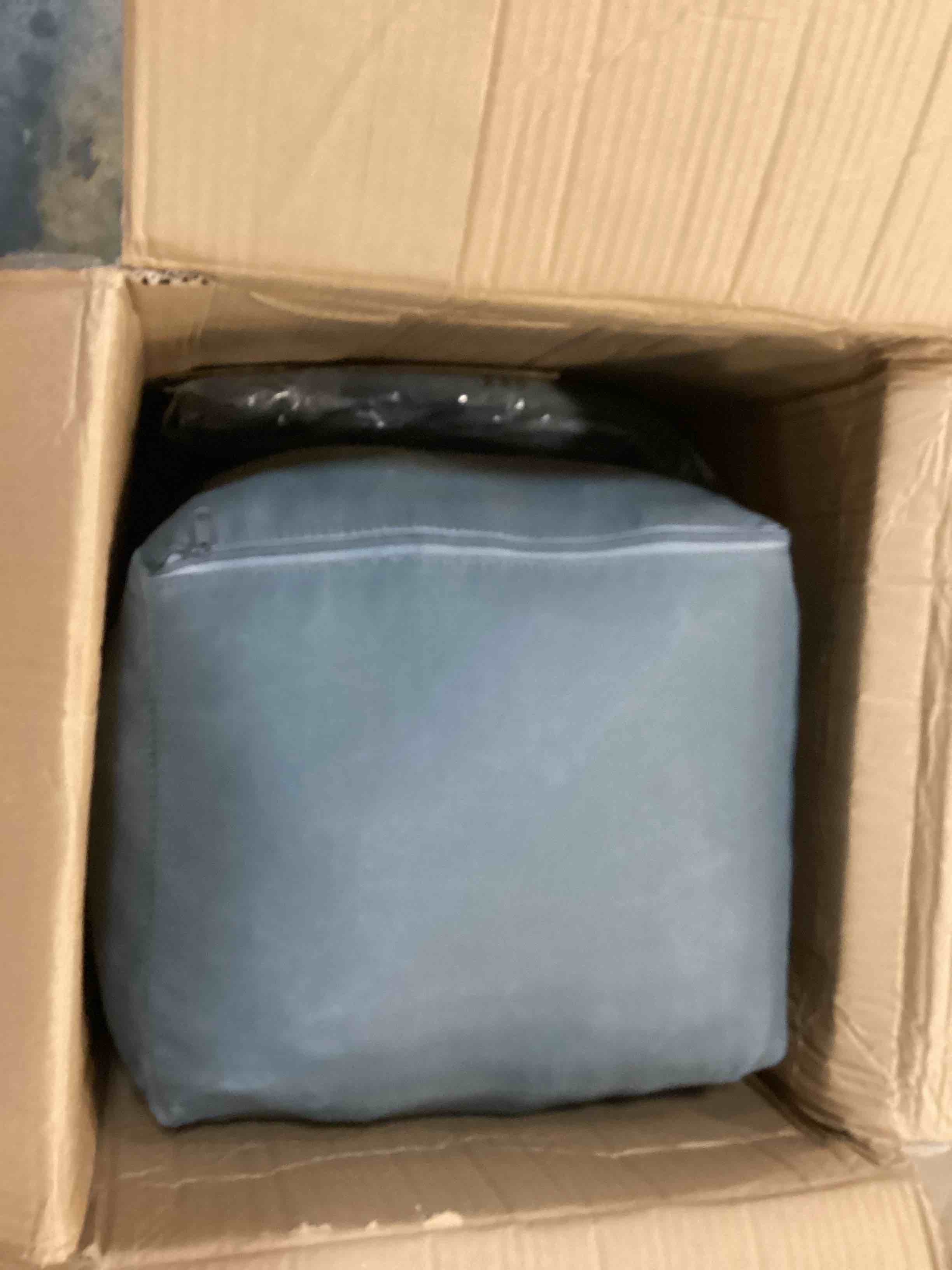 https://s3.amazonaws.com/lotting-images-prod/bidfta/PPE1572516_1735605823108.jpeg