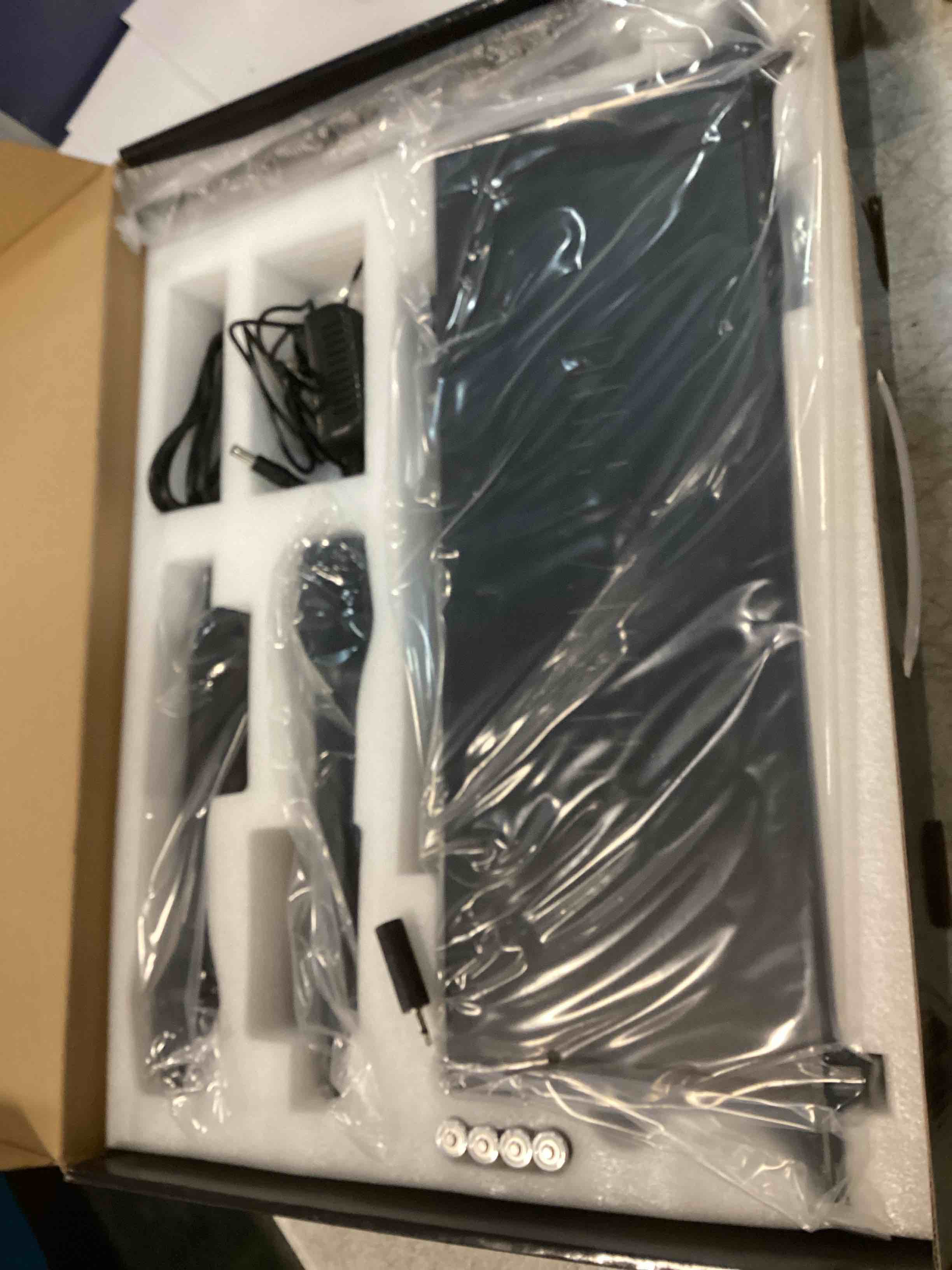 https://s3.amazonaws.com/lotting-images-prod/bidfta/PPE1572965_1736169683369.jpeg
