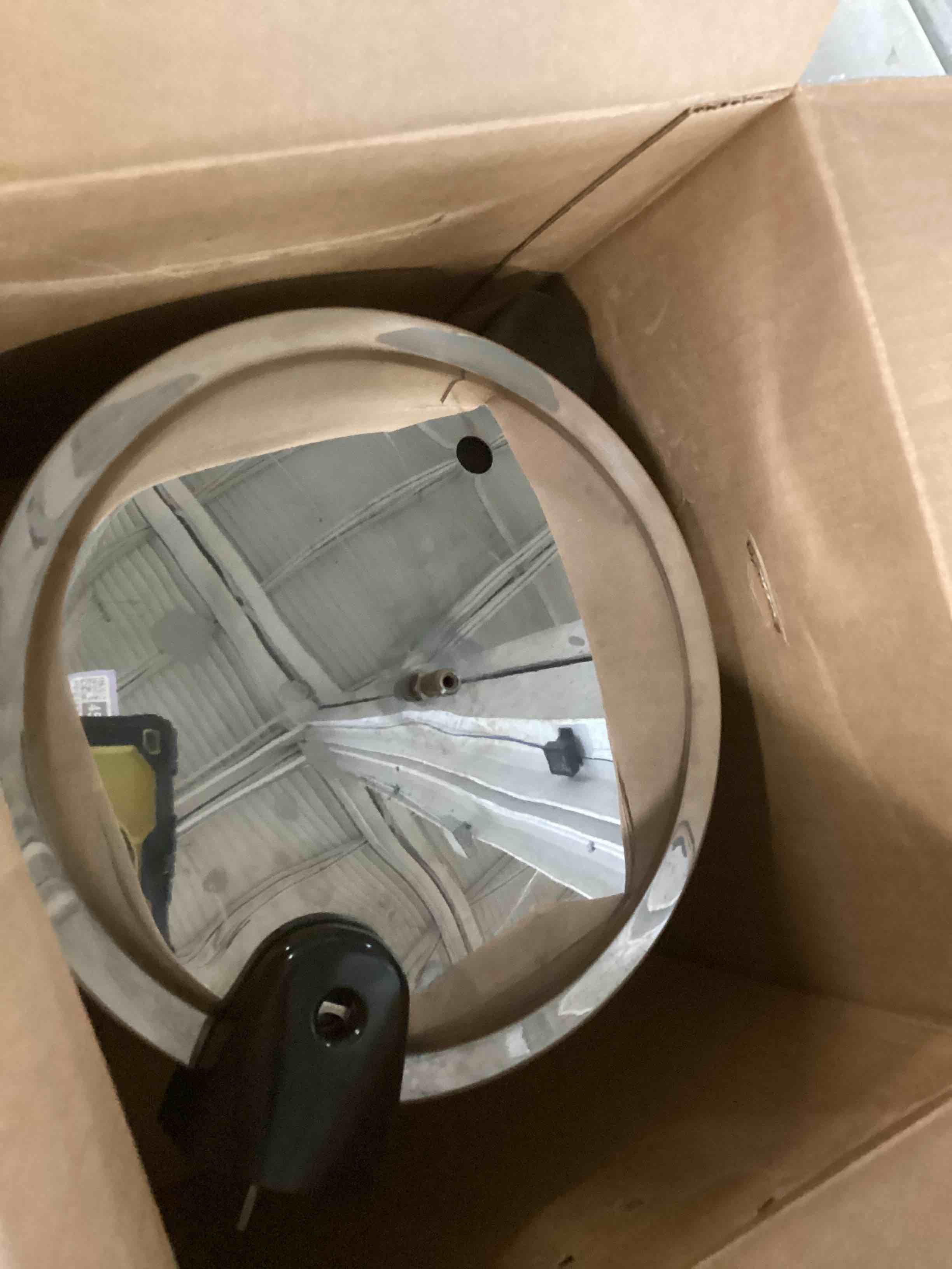 https://s3.amazonaws.com/lotting-images-prod/bidfta/PPE1574526_1738611754951.jpeg