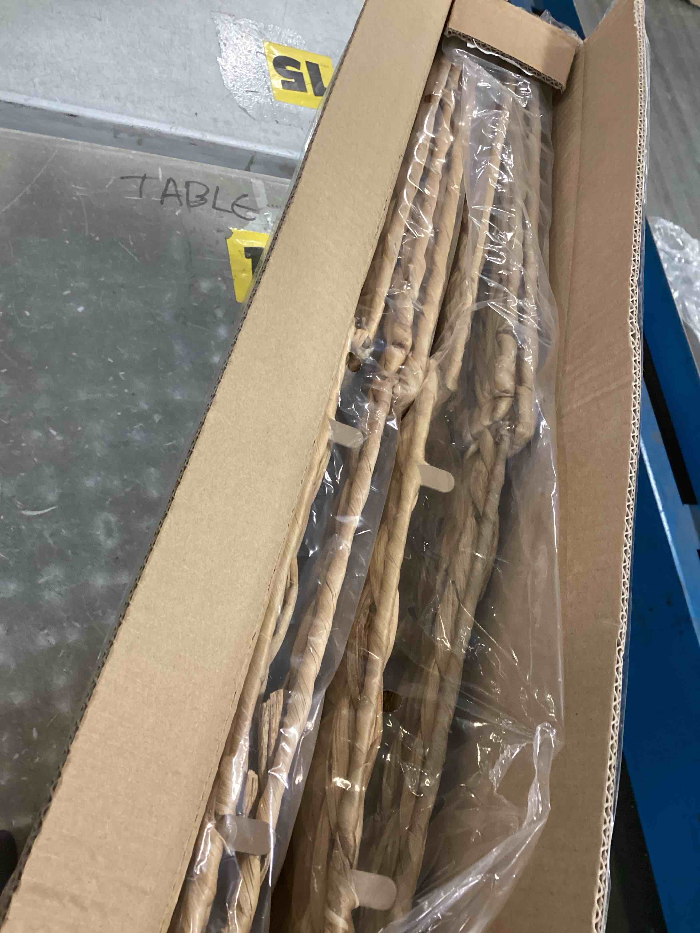https://s3.amazonaws.com/lotting-images-prod/bidfta/PPE1575010_1738773929159.jpeg