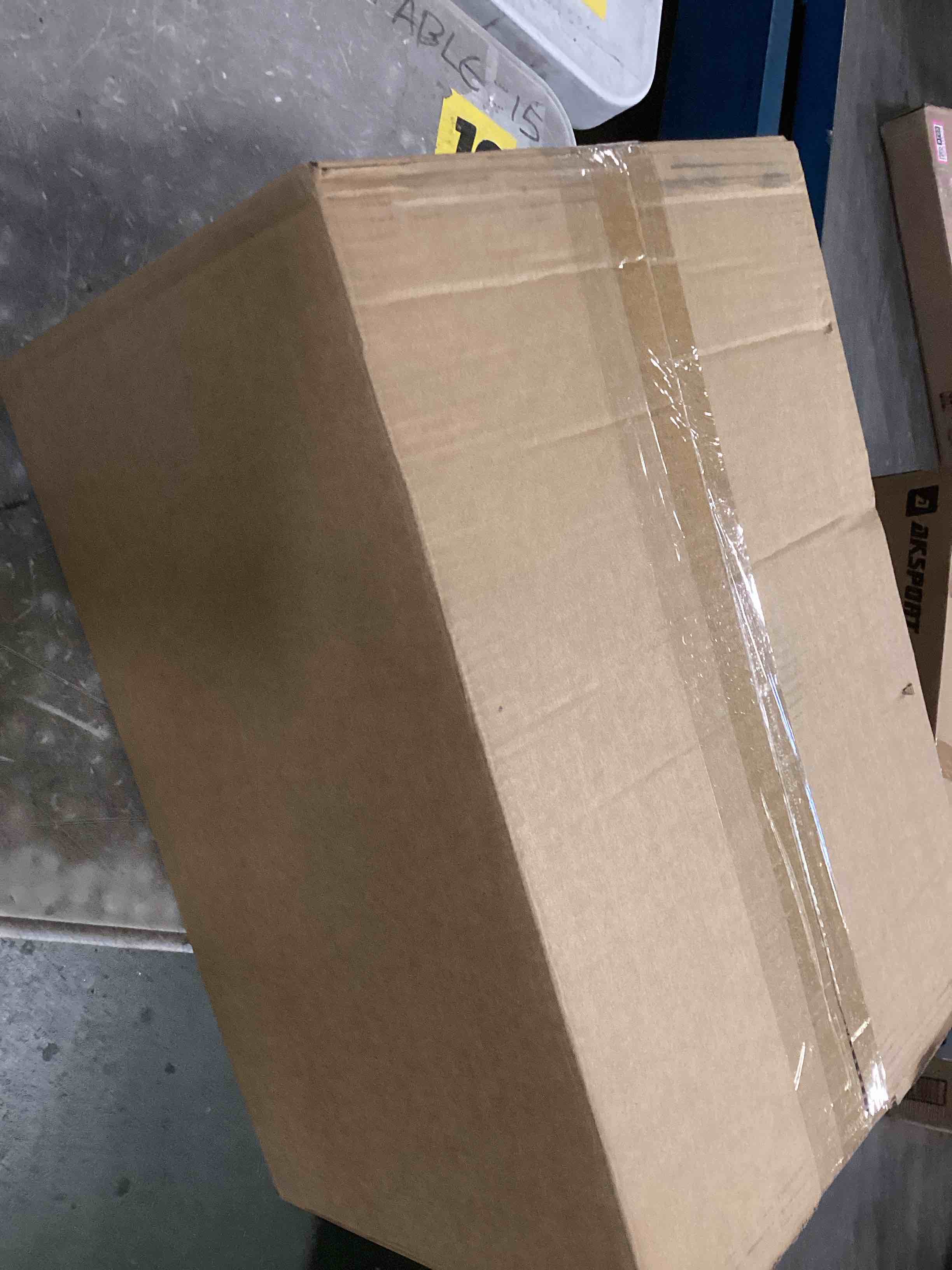 https://s3.amazonaws.com/lotting-images-prod/bidfta/PPE1575098_1738784130934.jpeg