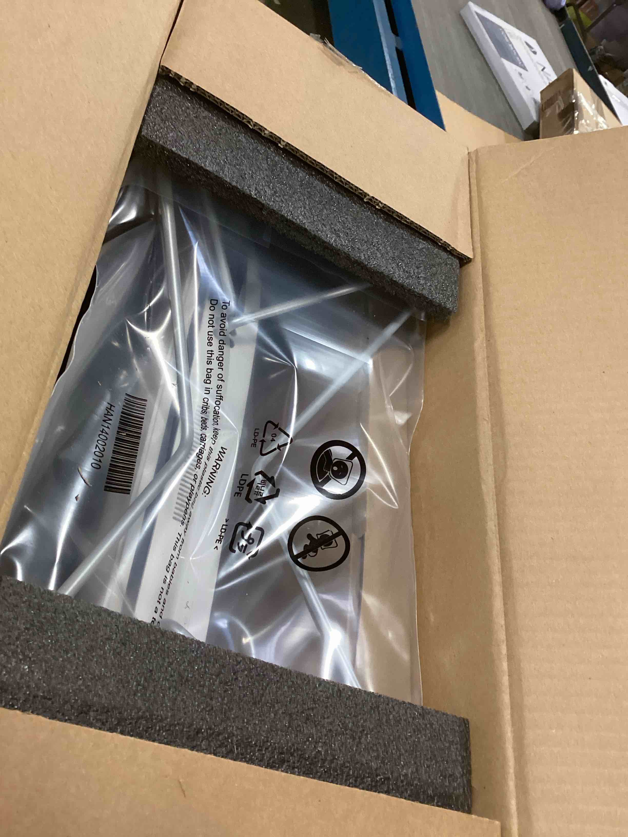 https://s3.amazonaws.com/lotting-images-prod/bidfta/PPE1575480_1738935645880.jpeg