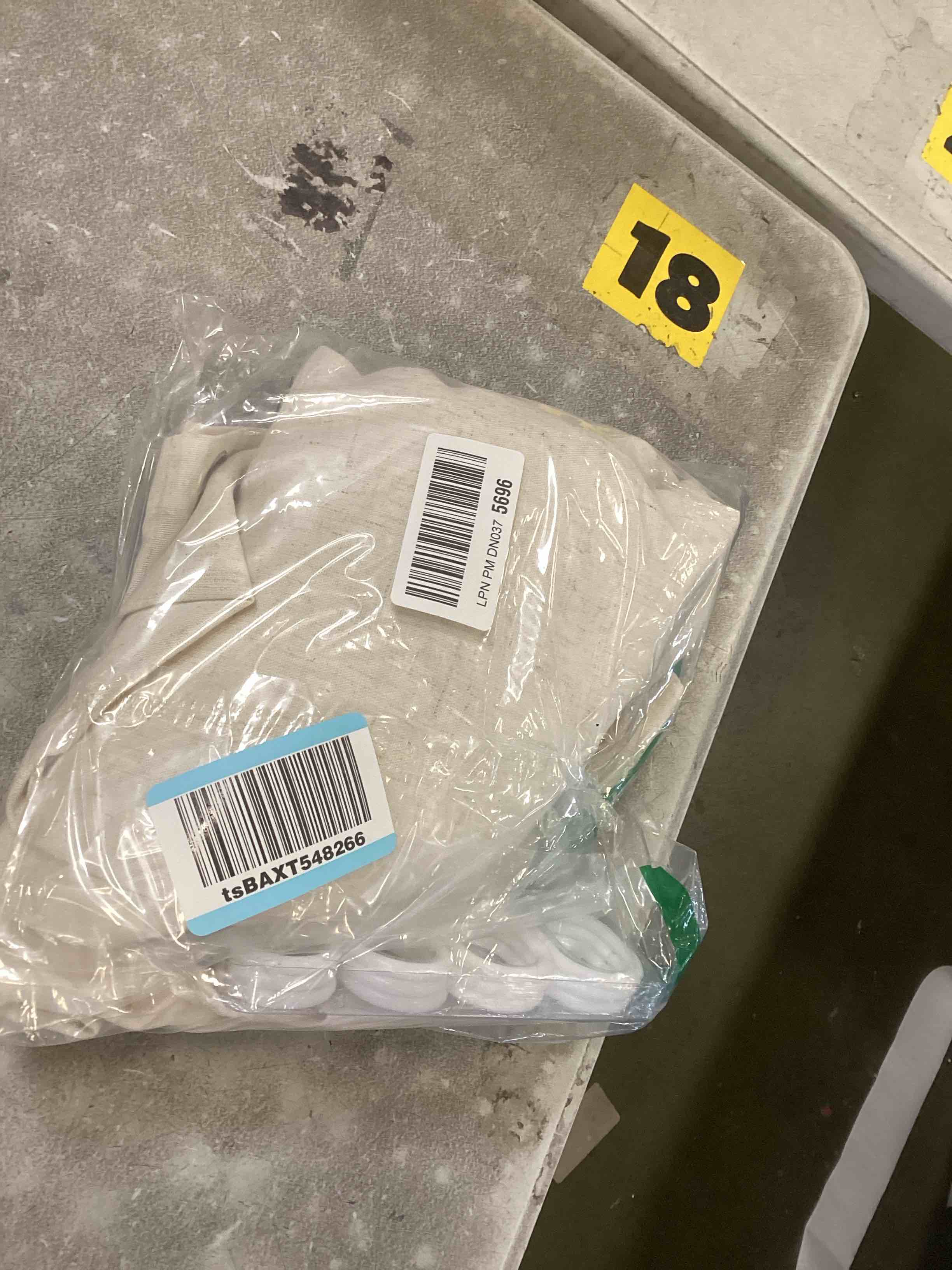 https://s3.amazonaws.com/lotting-images-prod/bidfta/PPE1575585_1738946715102.jpeg