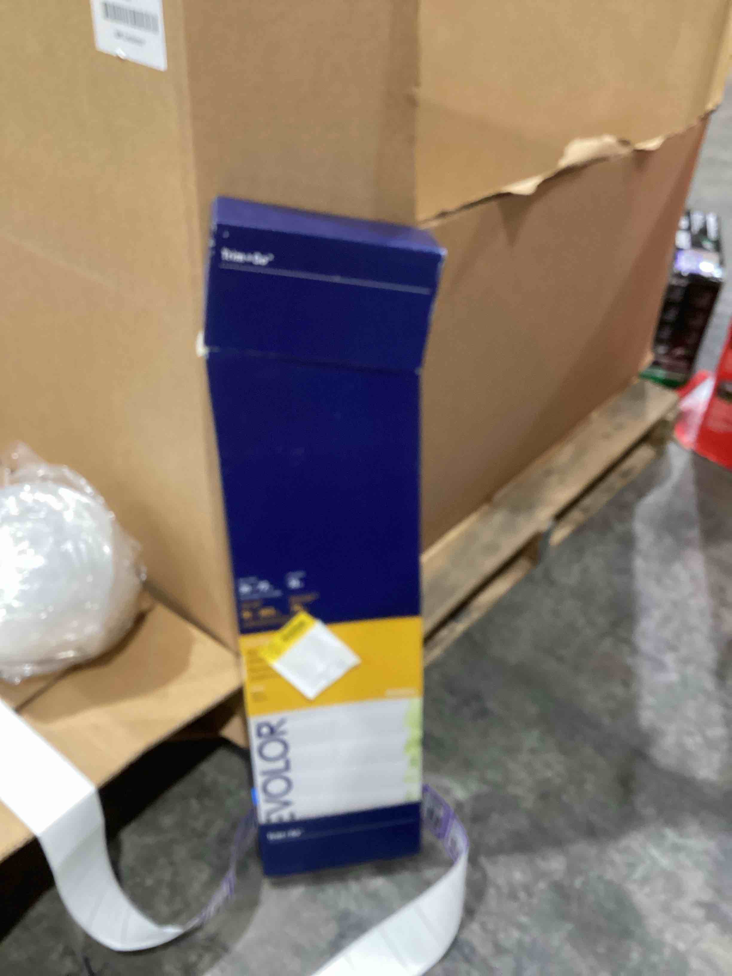 2 in faux wood blinds    Roll over image to zoom in                      8 VIDEOS 2-inch Flat Slat Faux Wood Cordless Room Darkening Blind for Windows - Starting at $18.97 - (Over 1,000 Custom Sizes) Faux Wood Blinds, Window Blinds Cordless, White - 18" W x 48" L