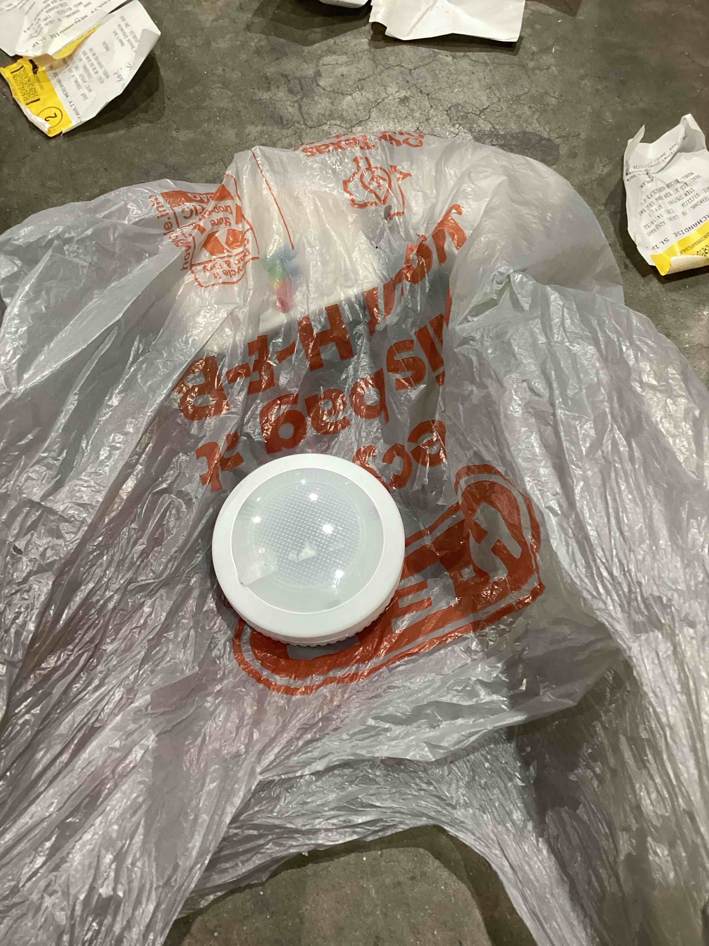 Cadrim Puck Lights, LED Color Changing Puck Lightings and Dimmable Under Cabinet Lights Battery Powered Under Counter Lights with 2 Wireless Remote Controls for Kitchen(6 Pack)