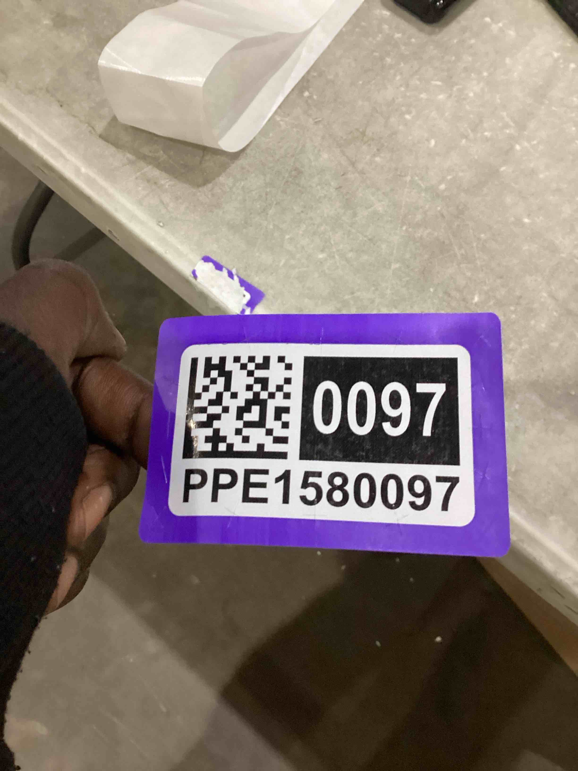 https://s3.amazonaws.com/lotting-images-prod/bidfta/PPE1580097_1744903023358.jpeg