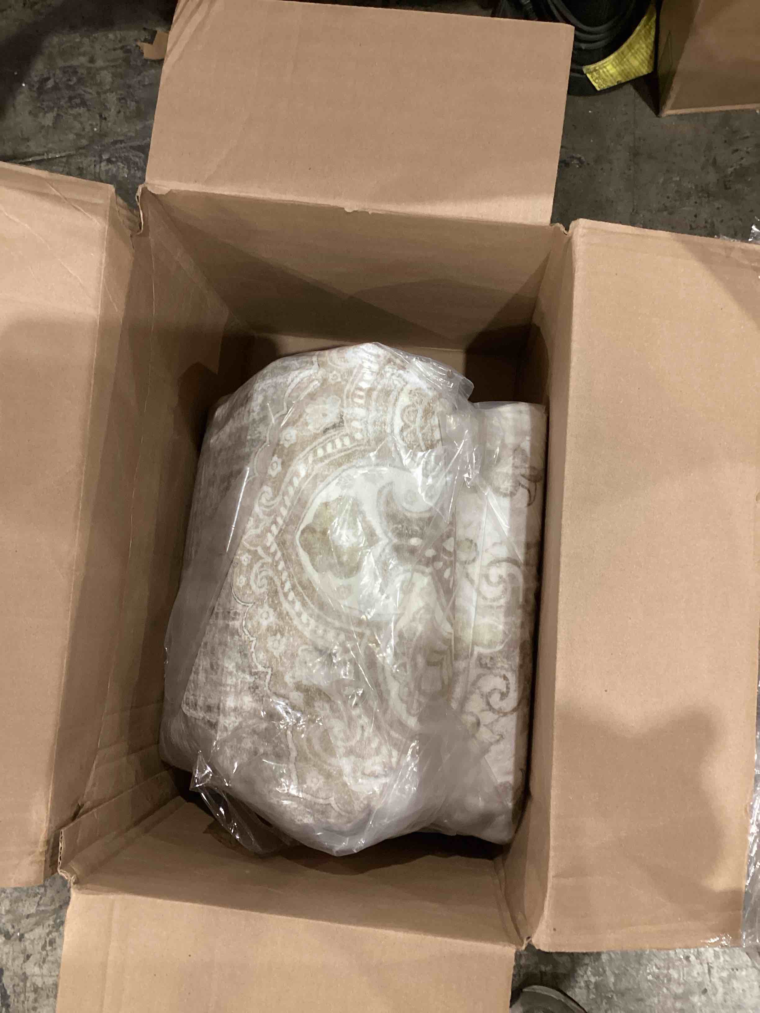 https://s3.amazonaws.com/lotting-images-prod/bidfta/PPE1580281_1745331542238.jpeg
