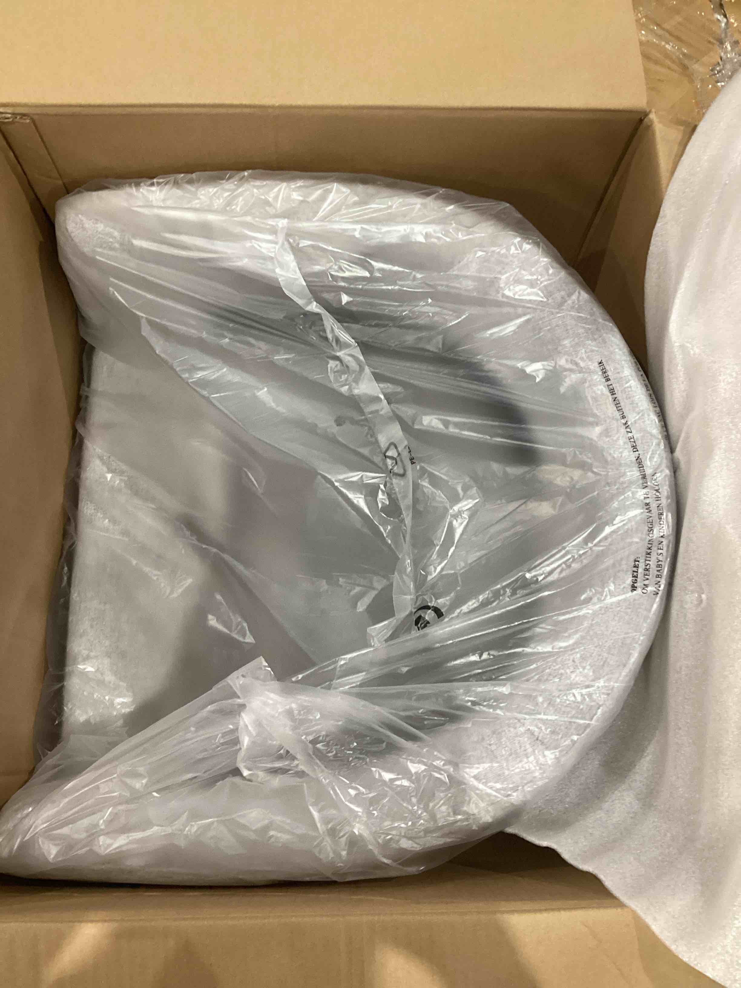 https://s3.amazonaws.com/lotting-images-prod/bidfta/PPE1580935_1746099576618.jpeg