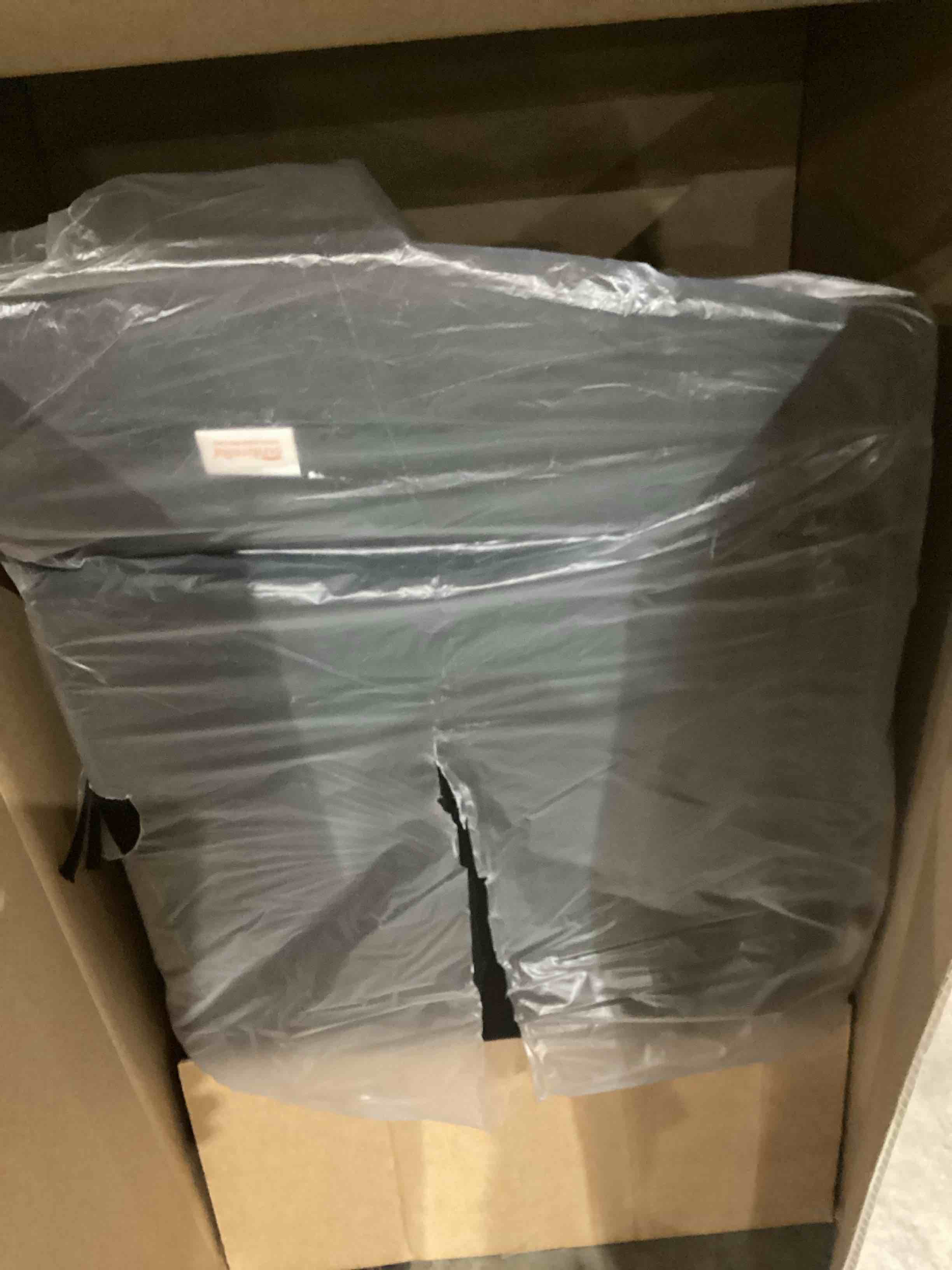 https://s3.amazonaws.com/lotting-images-prod/bidfta/PPE1582440_1745862007271.jpeg