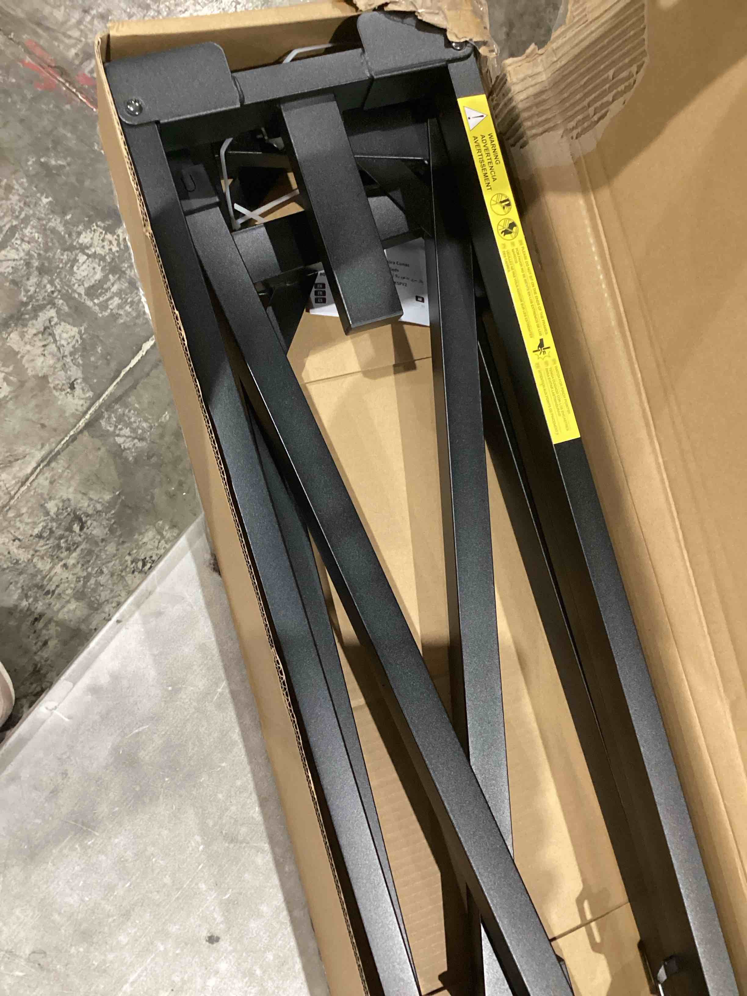https://s3.amazonaws.com/lotting-images-prod/bidfta/PPE1582509_1745938924415.jpeg