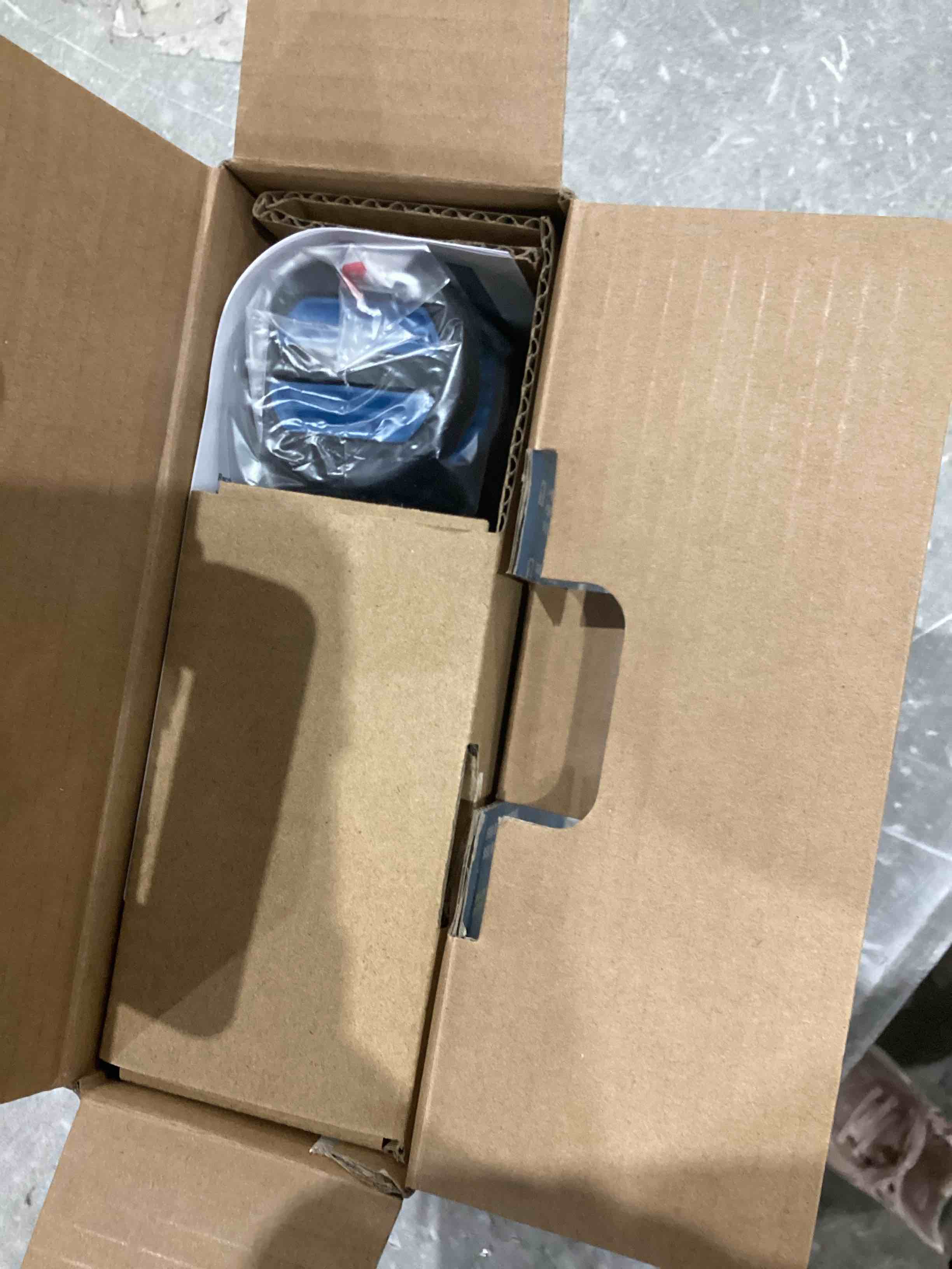 https://s3.amazonaws.com/lotting-images-prod/bidfta/PPE1582531_1745947132449.jpeg