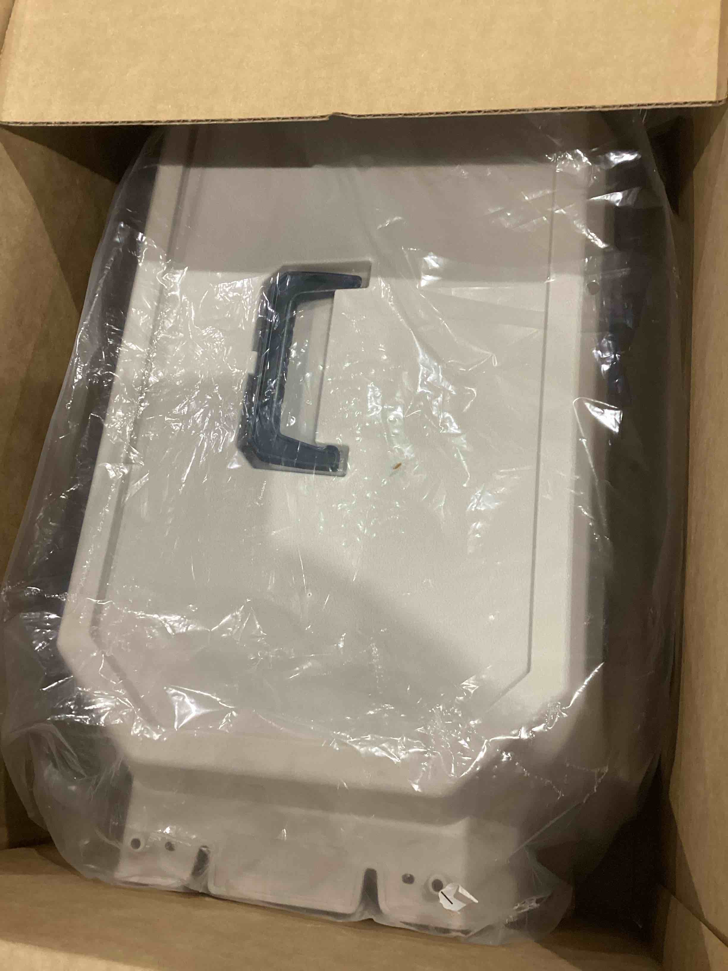 https://s3.amazonaws.com/lotting-images-prod/bidfta/PPE1582635_1746014724242.jpeg