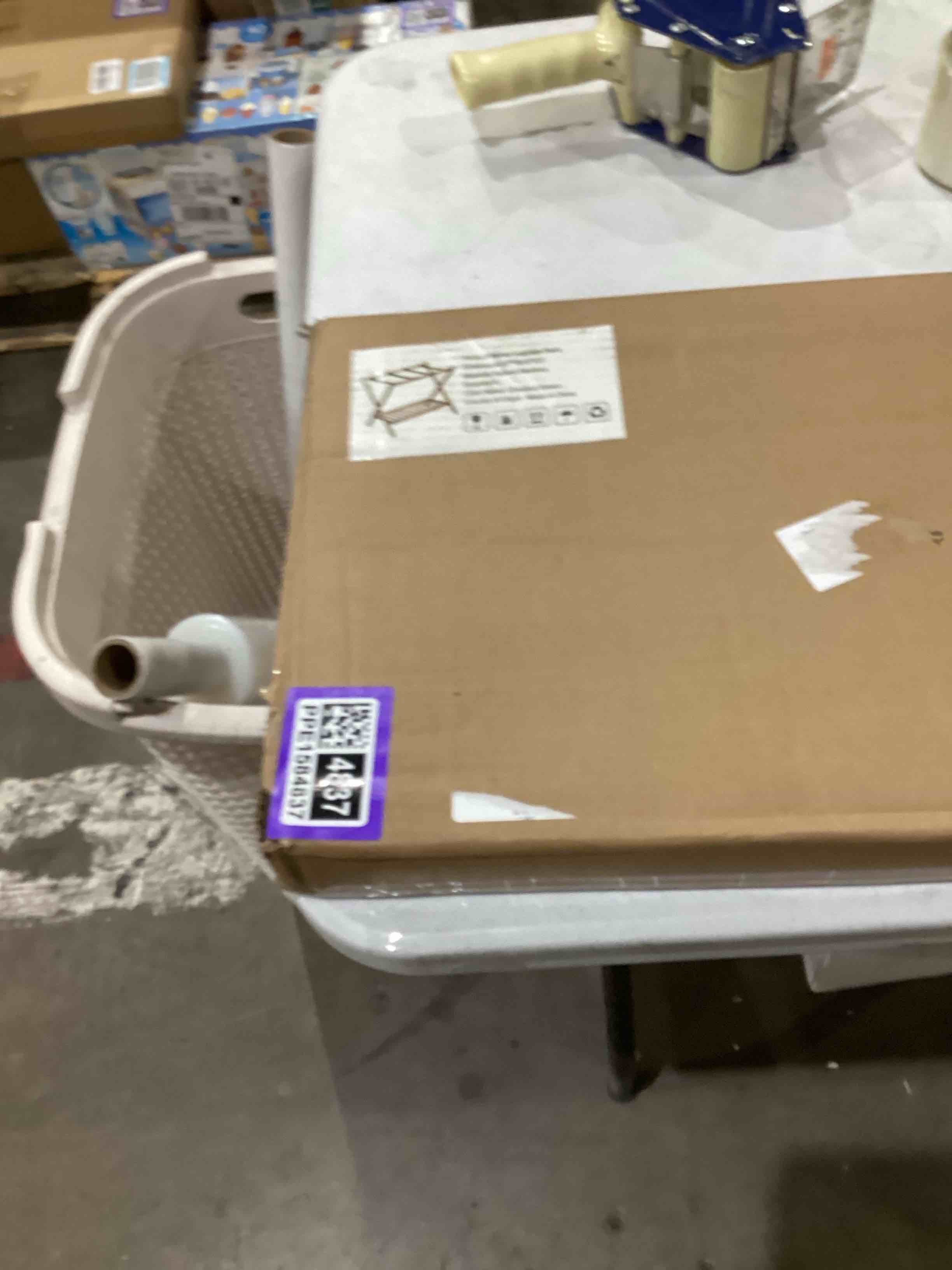 Beech Wood Folding Luggage Rack with Woolen Strips and Shelf 