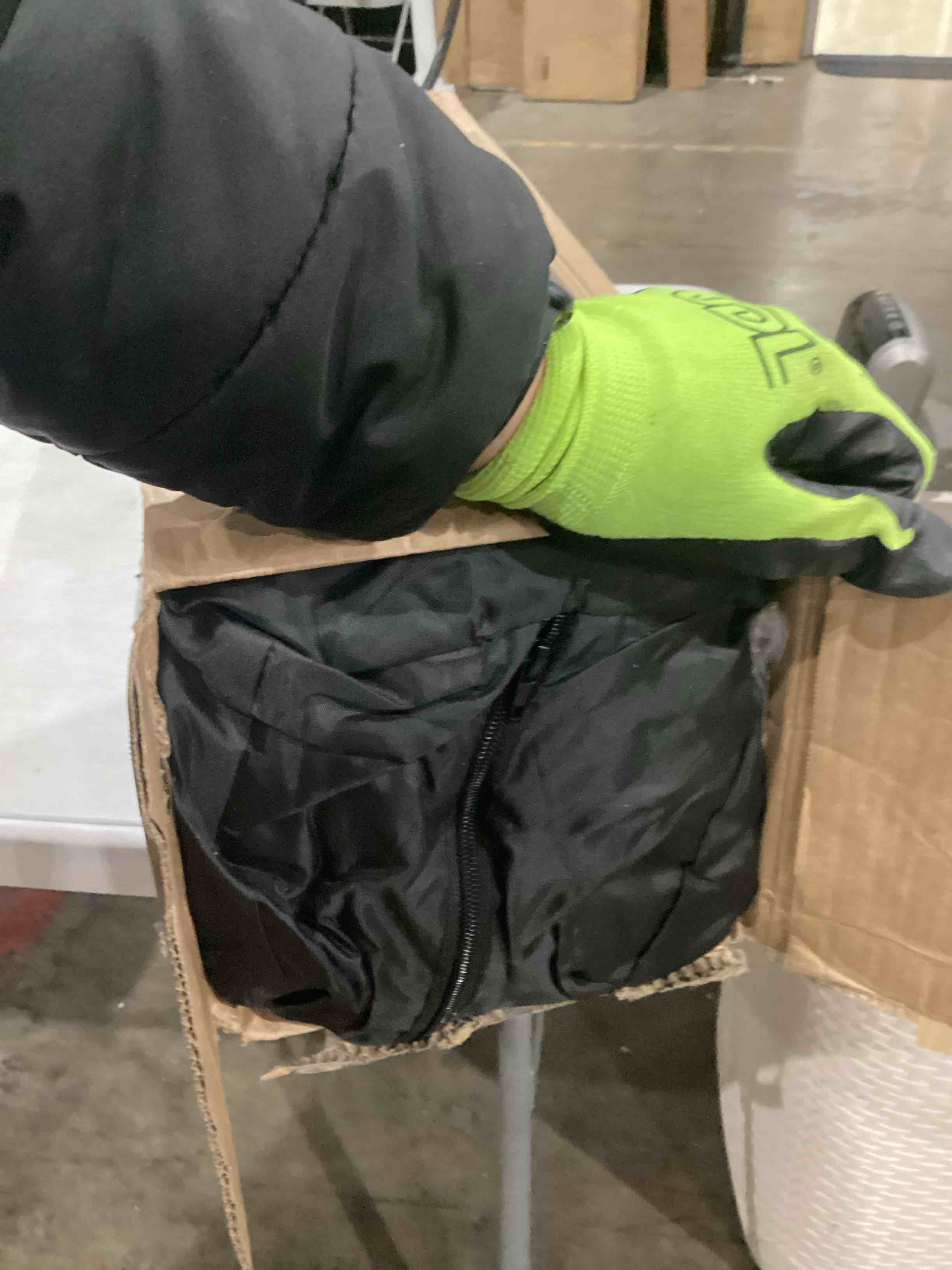 https://s3.amazonaws.com/lotting-images-prod/bidfta/PPE1585275_1745494570563.jpeg