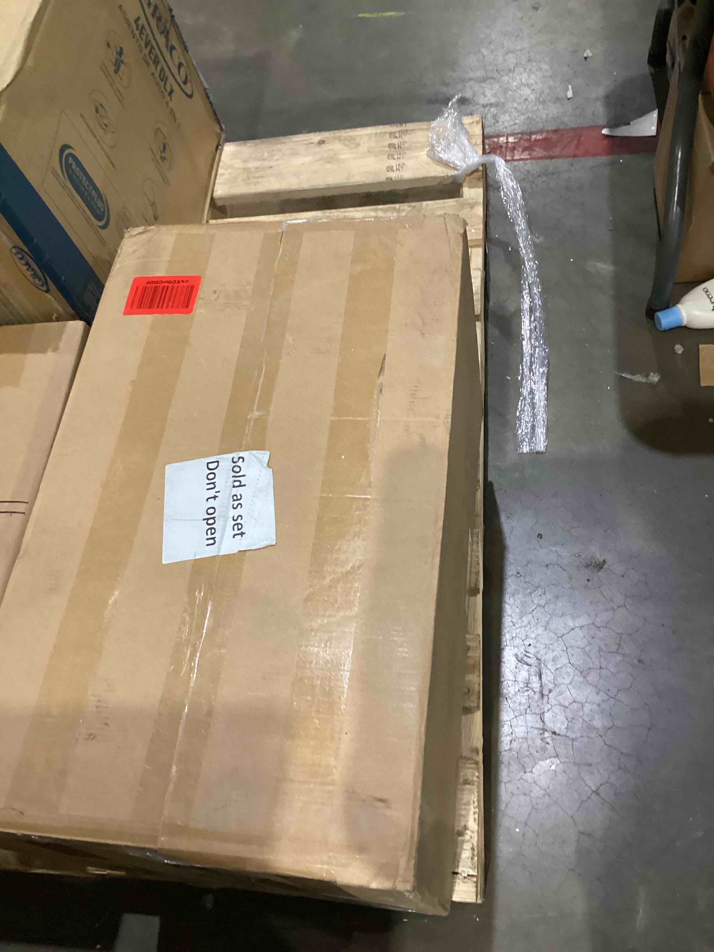 https://s3.amazonaws.com/lotting-images-prod/bidfta/PPE1588232_1751903615530.jpeg