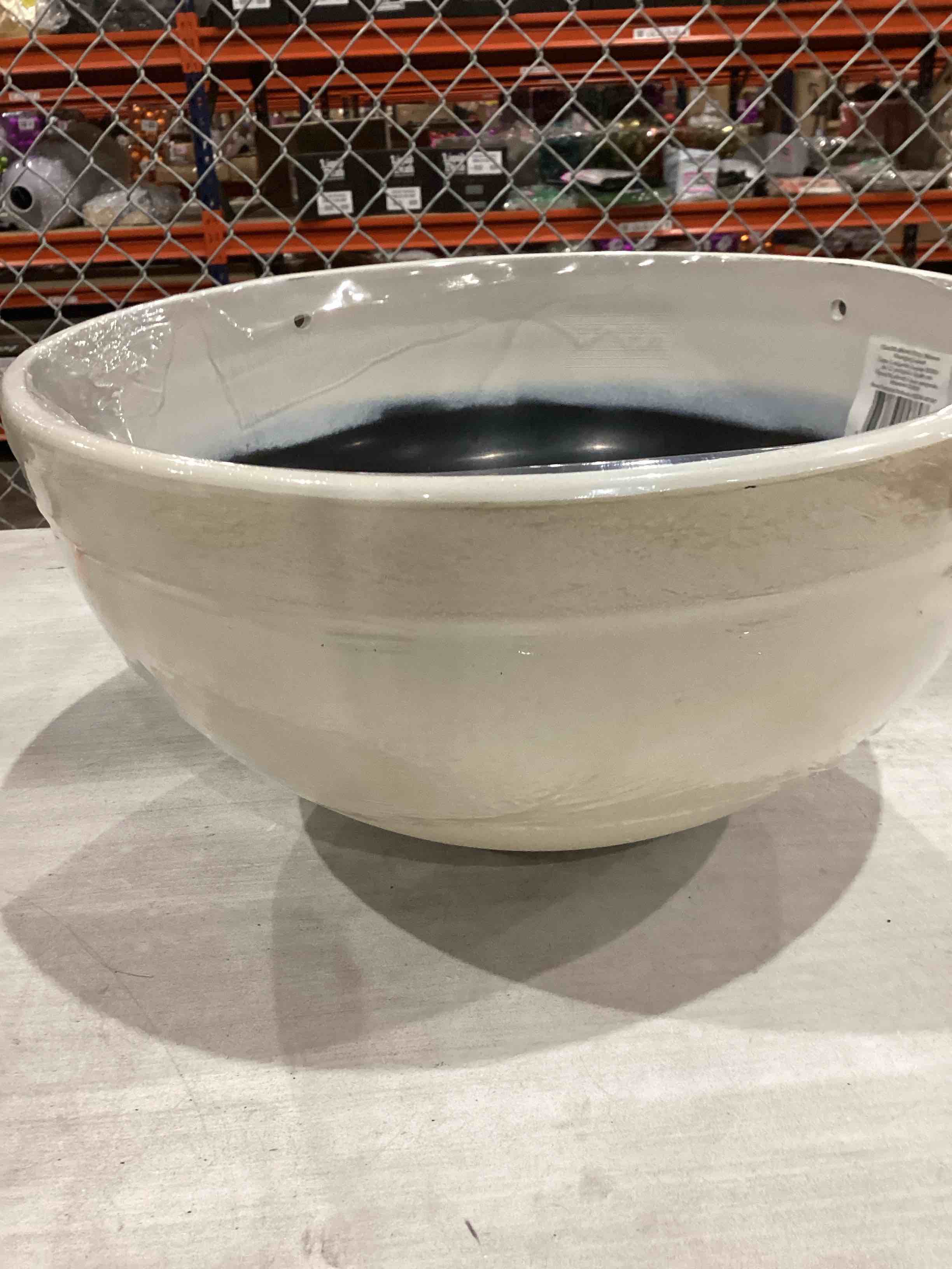 12 inch Monroe Hanging basket. THIS ITEM IS A 12 PACK!!!!!