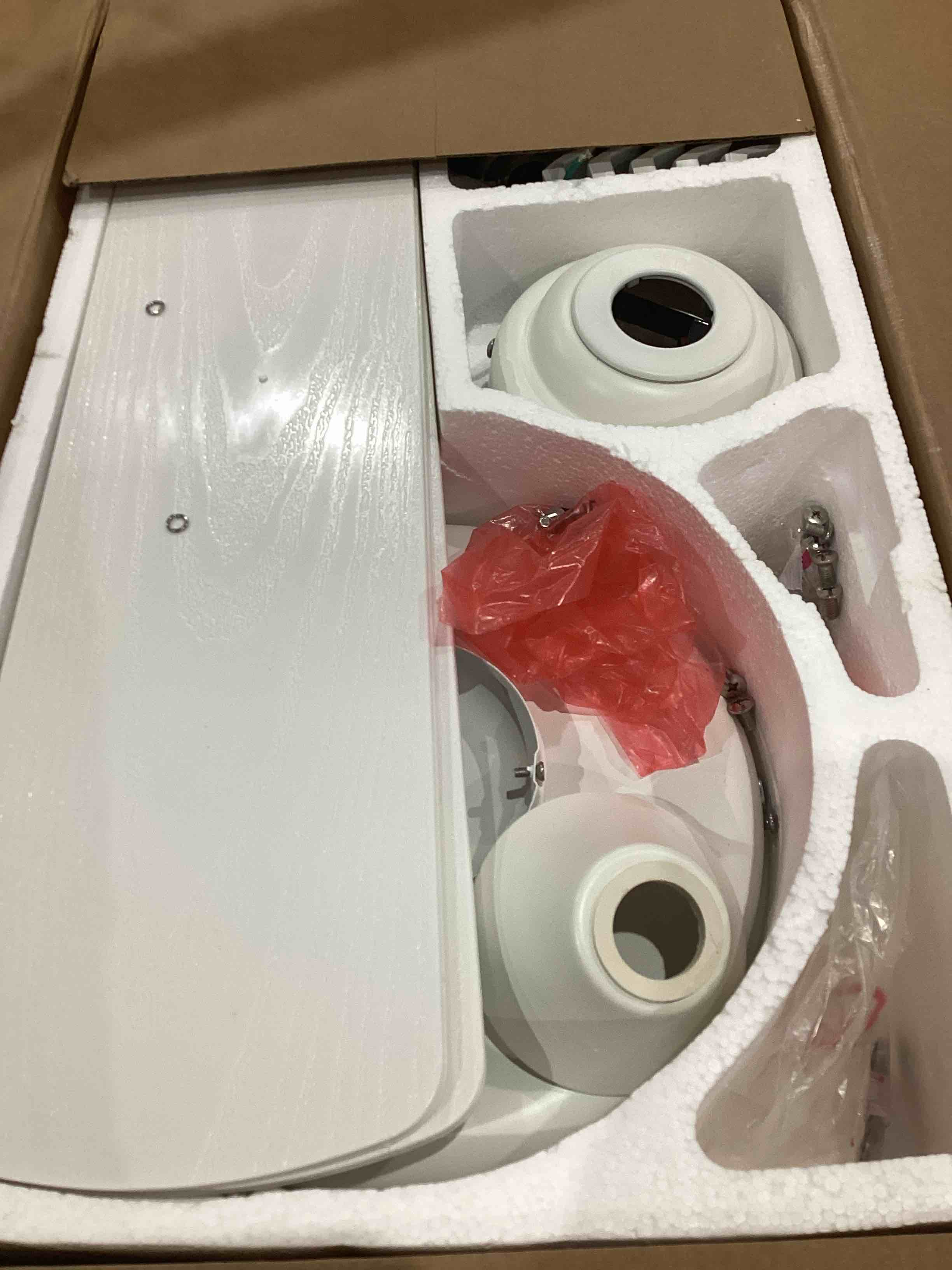https://s3.amazonaws.com/lotting-images-prod/bidfta/PPE1590778_1754654920956.jpeg