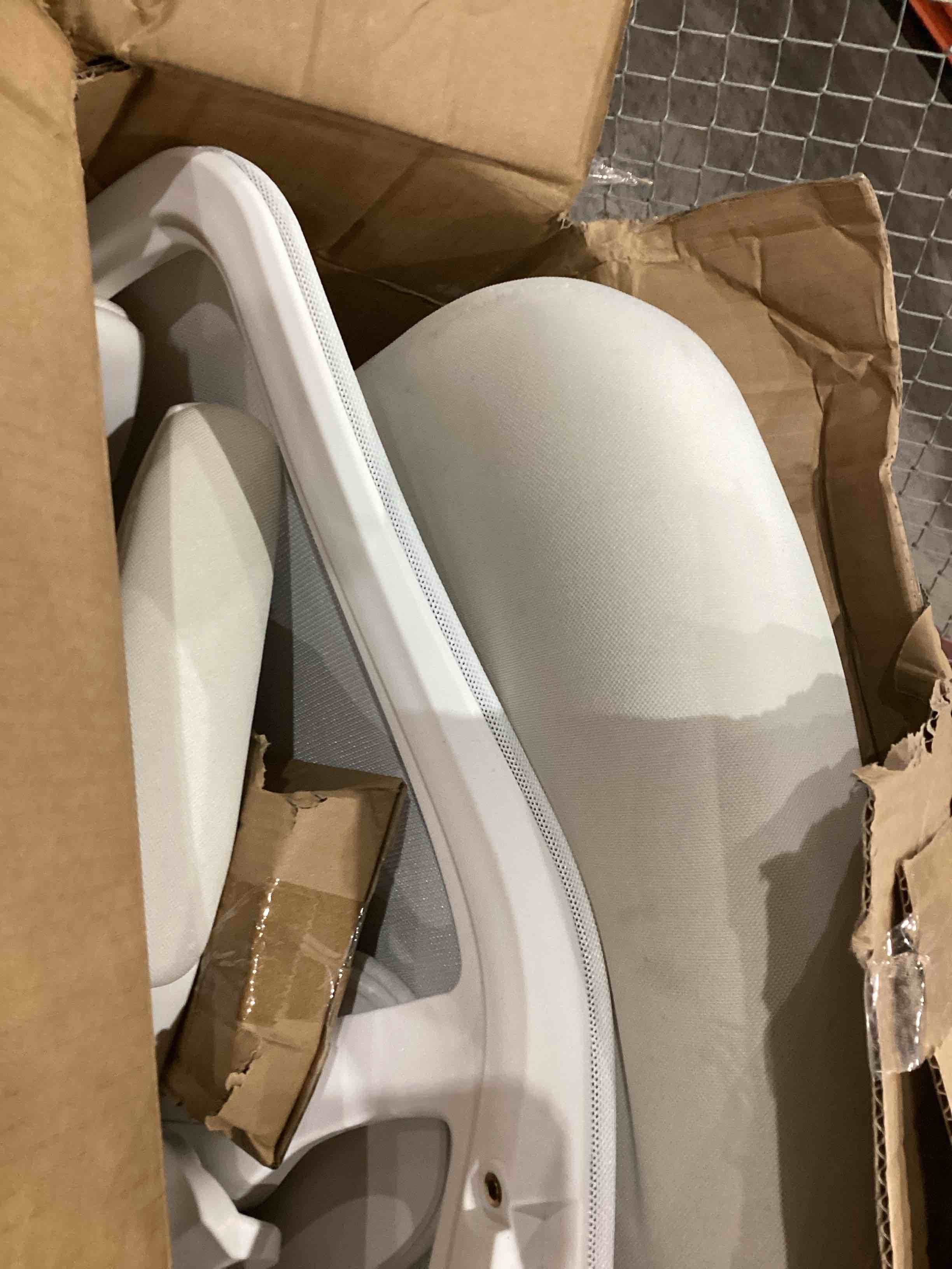 https://s3.amazonaws.com/lotting-images-prod/bidfta/PPE1590798_1754660868391.jpeg