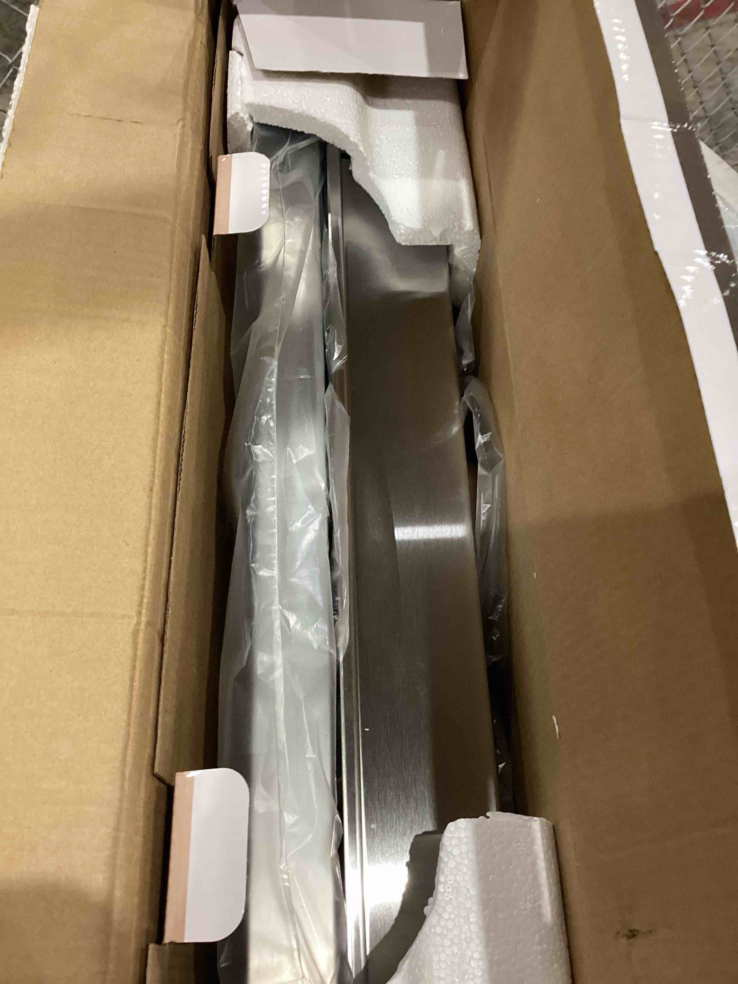 https://s3.amazonaws.com/lotting-images-prod/bidfta/PPE1590912_1755002659772.jpeg