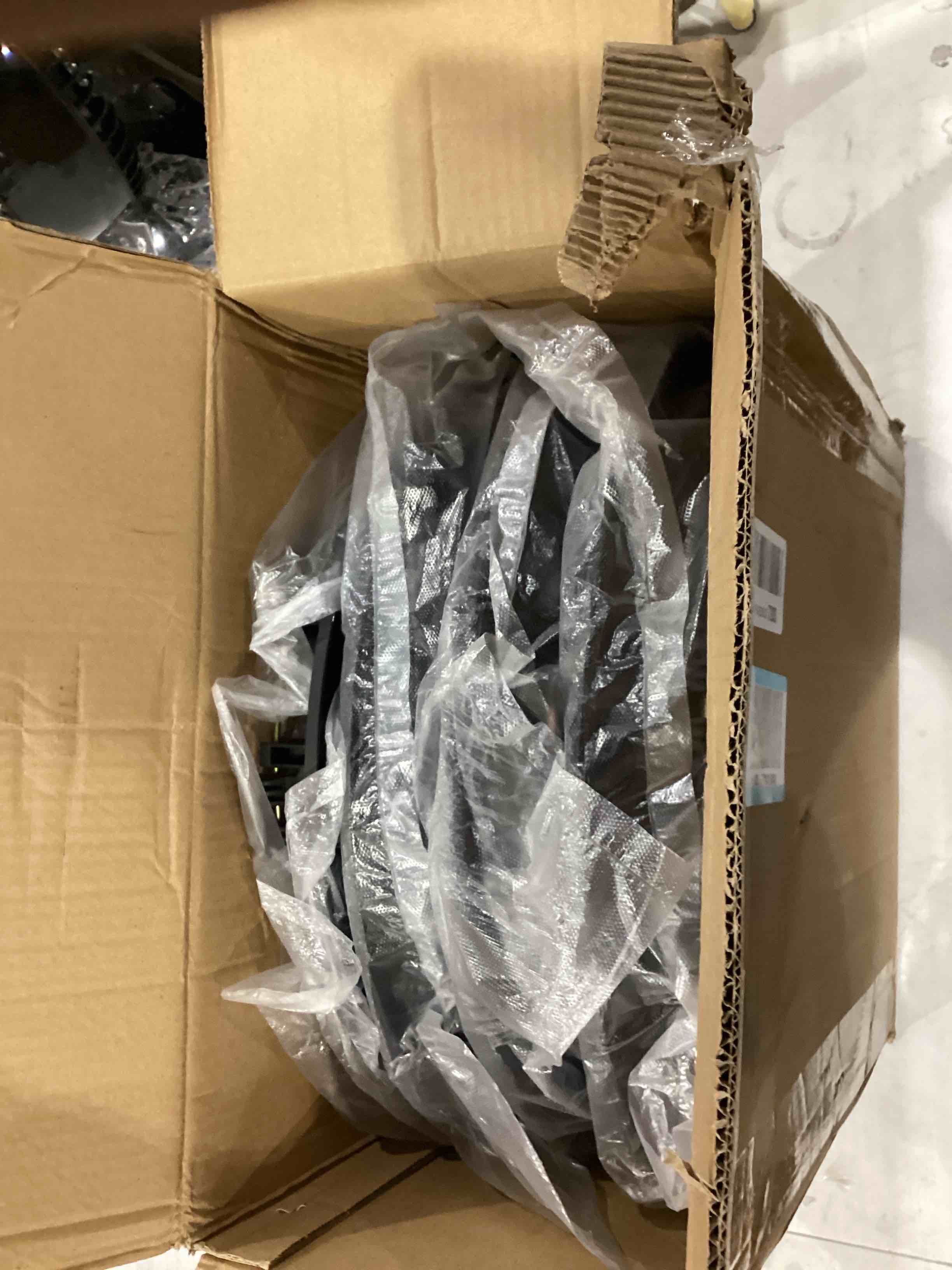 https://s3.amazonaws.com/lotting-images-prod/bidfta/PPE1591916_1750447016120.jpeg