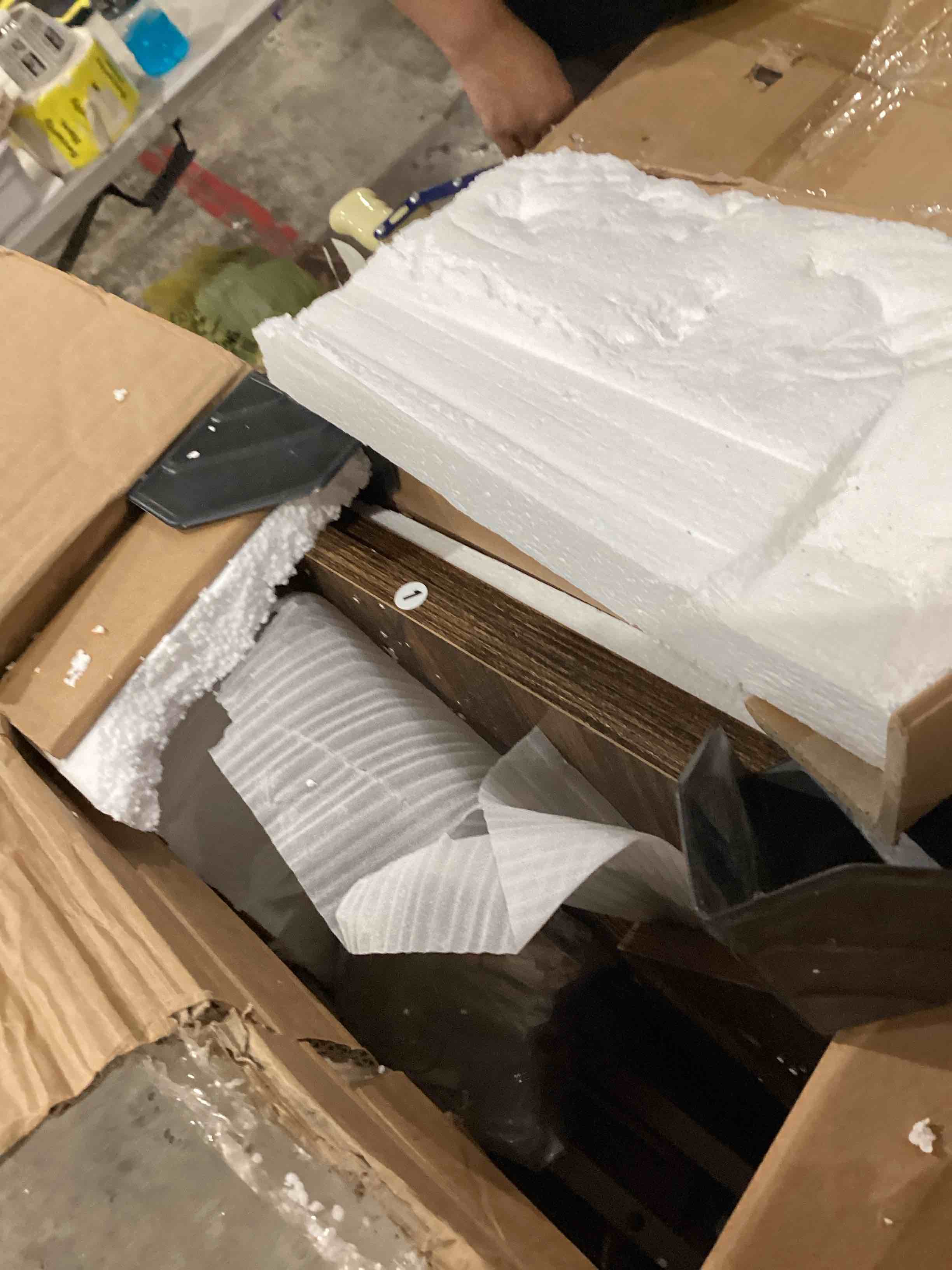 https://s3.amazonaws.com/lotting-images-prod/bidfta/PPE1592200_1750860243529.jpeg