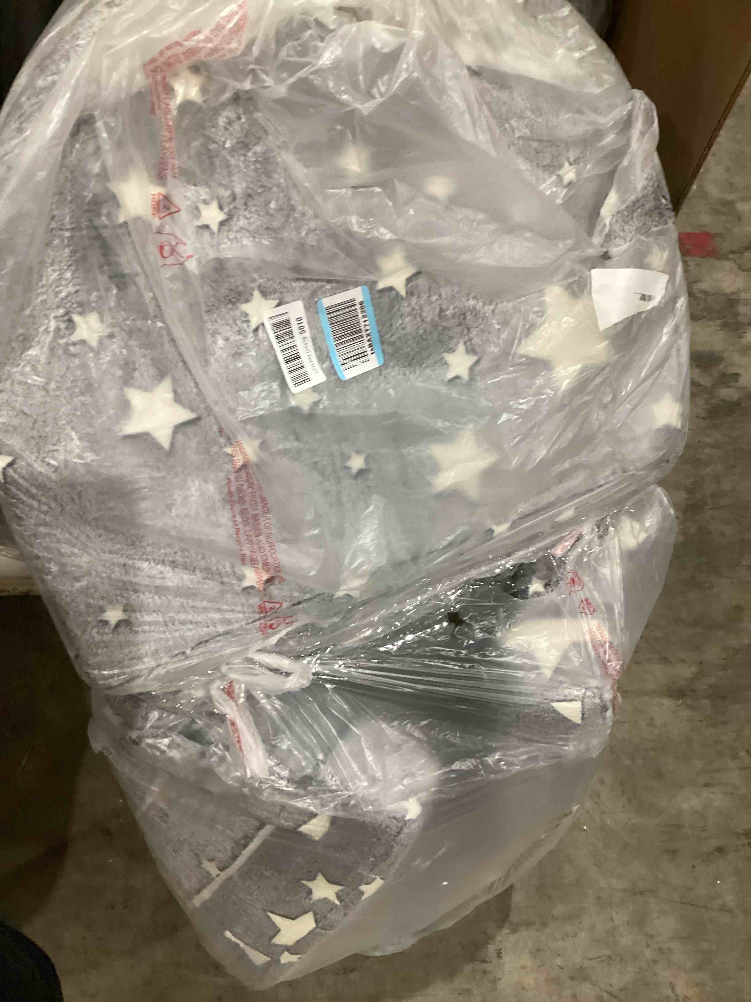 https://s3.amazonaws.com/lotting-images-prod/bidfta/PPE1592276_1750875740297.jpeg