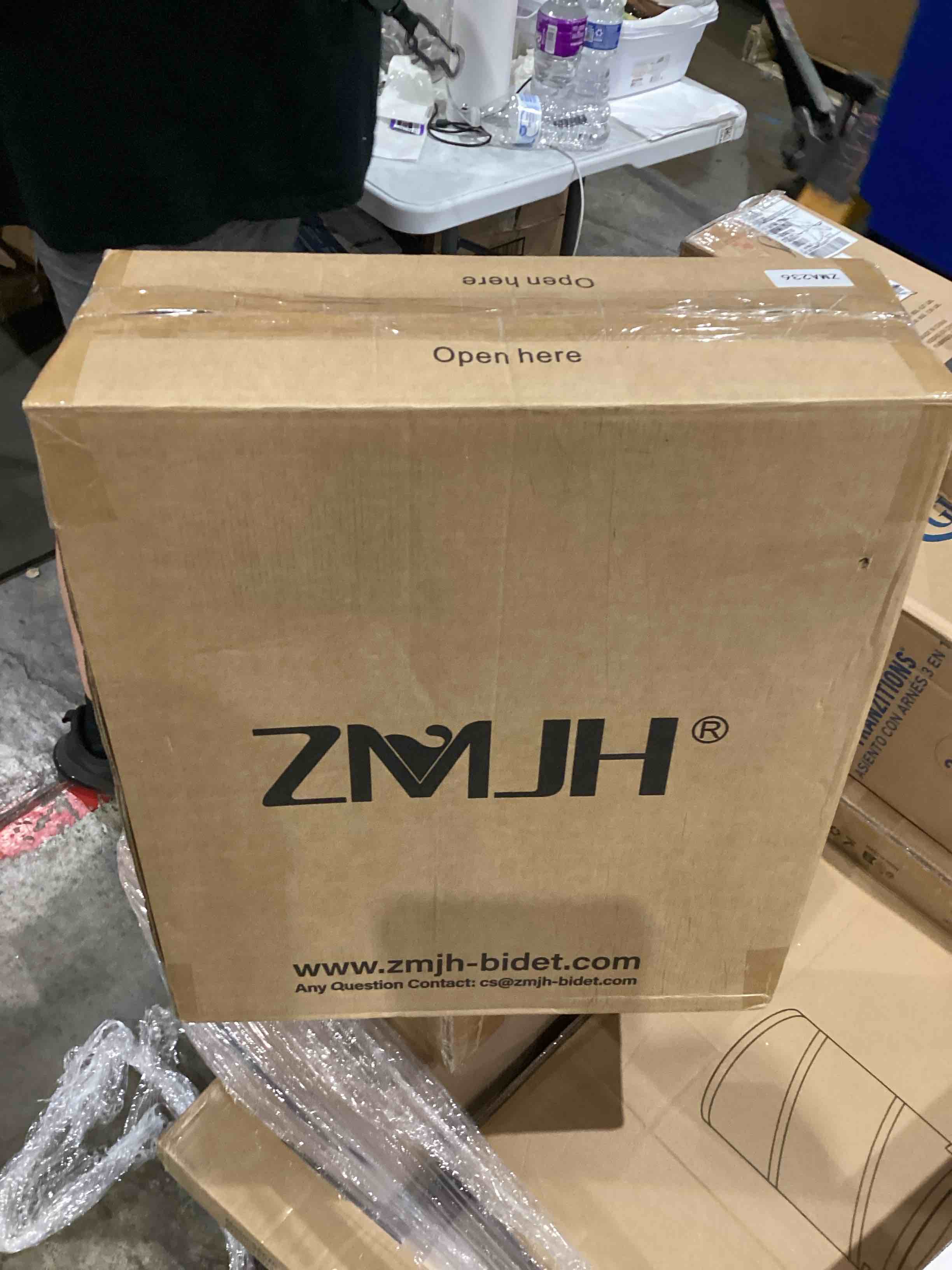 https://s3.amazonaws.com/lotting-images-prod/bidfta/PPE1592705_1751291126733.jpeg