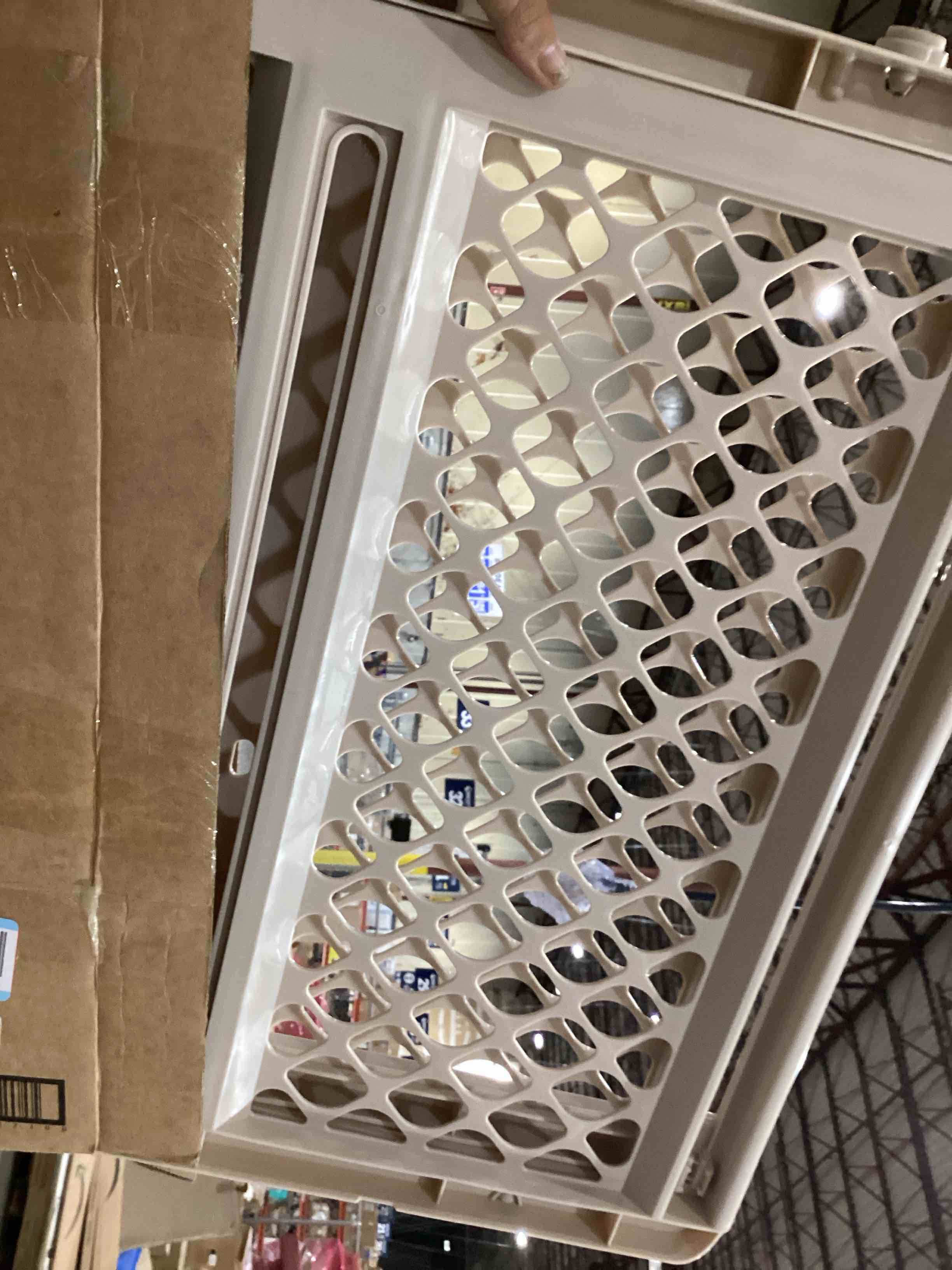 https://s3.amazonaws.com/lotting-images-prod/bidfta/PPE1592710_1751287549582.jpeg