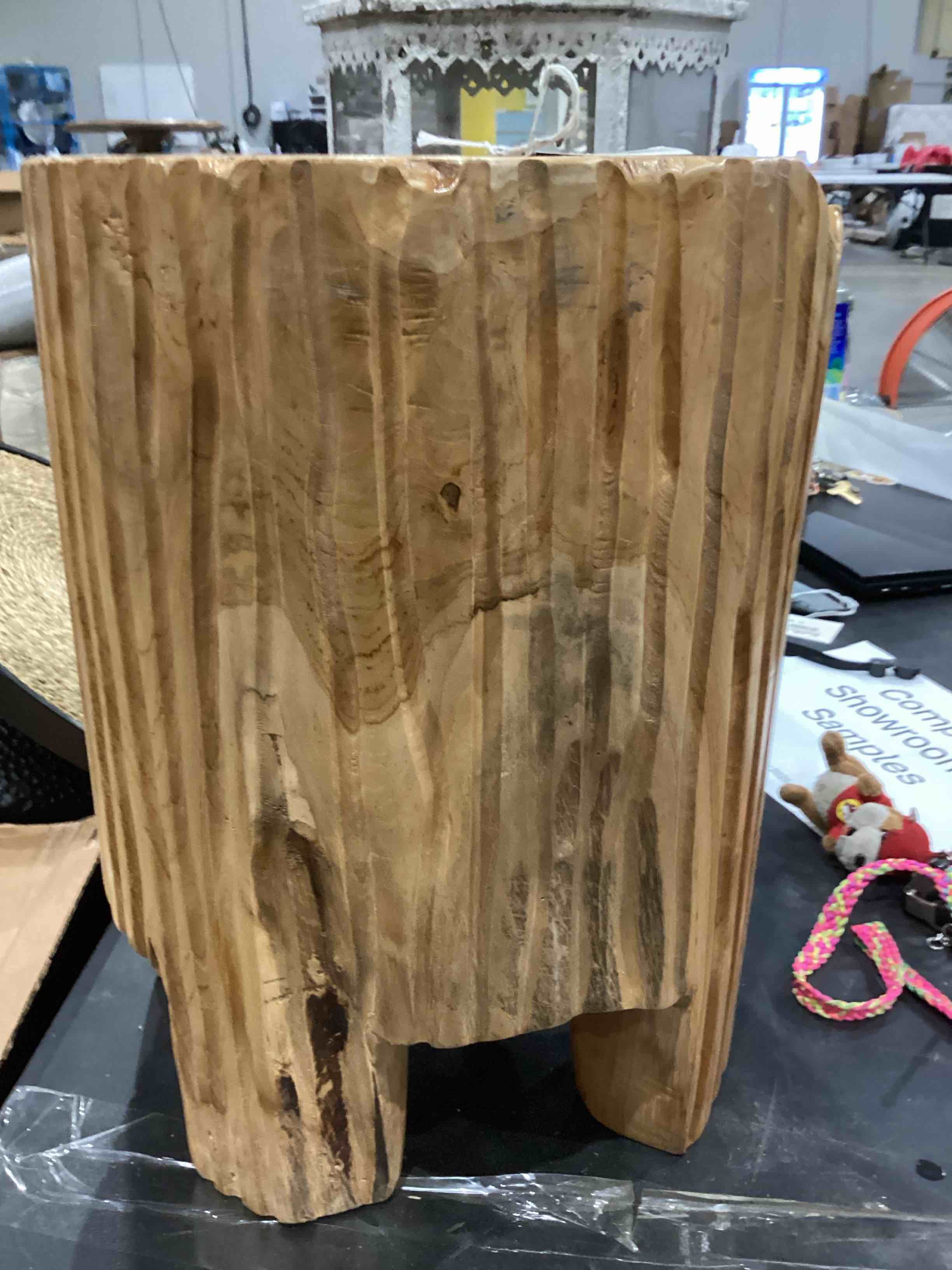 https://s3.amazonaws.com/lotting-images-prod/bidfta/PPE1593142_1751996780291.jpeg