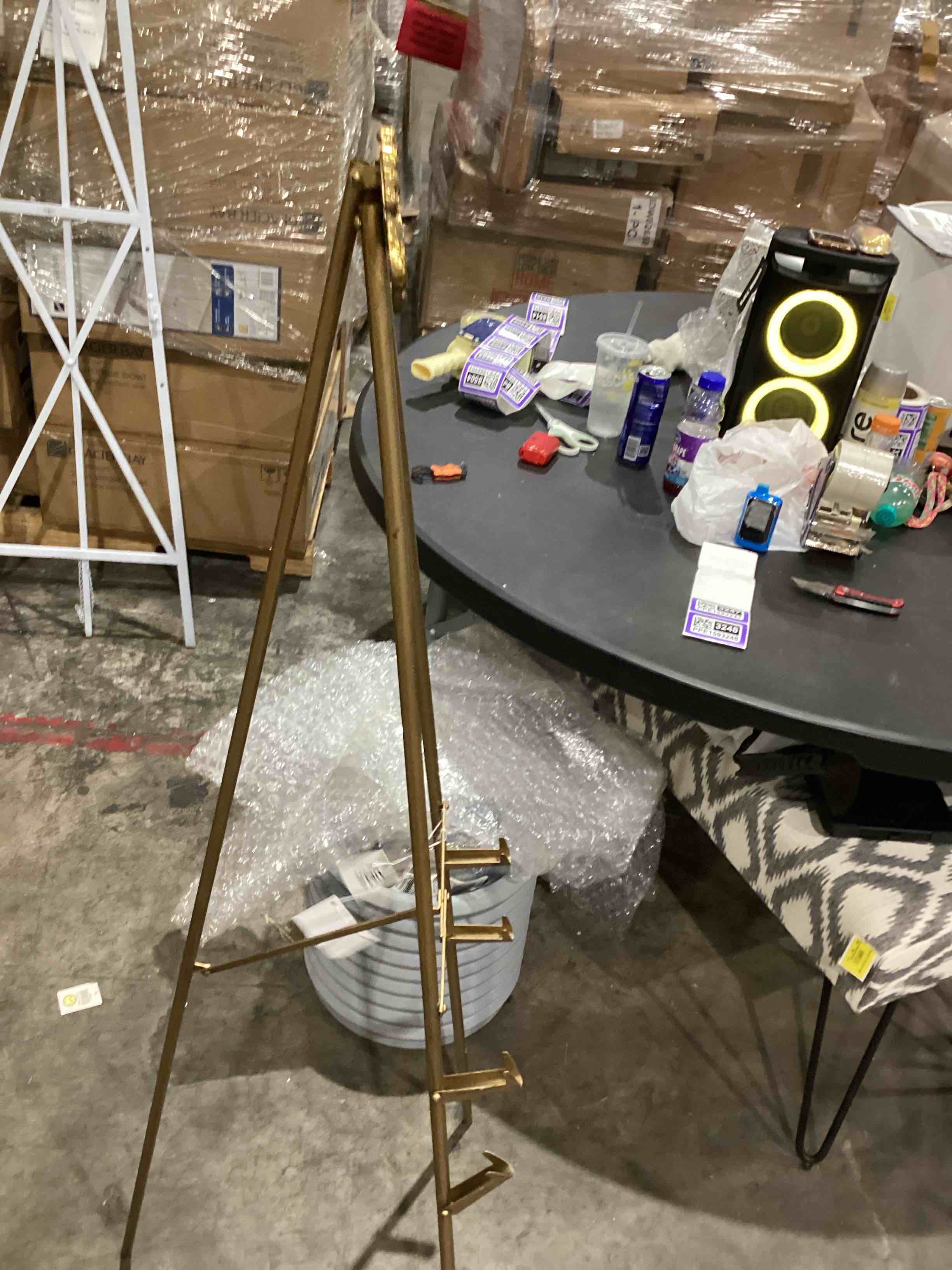 metal floor easel gold uma 