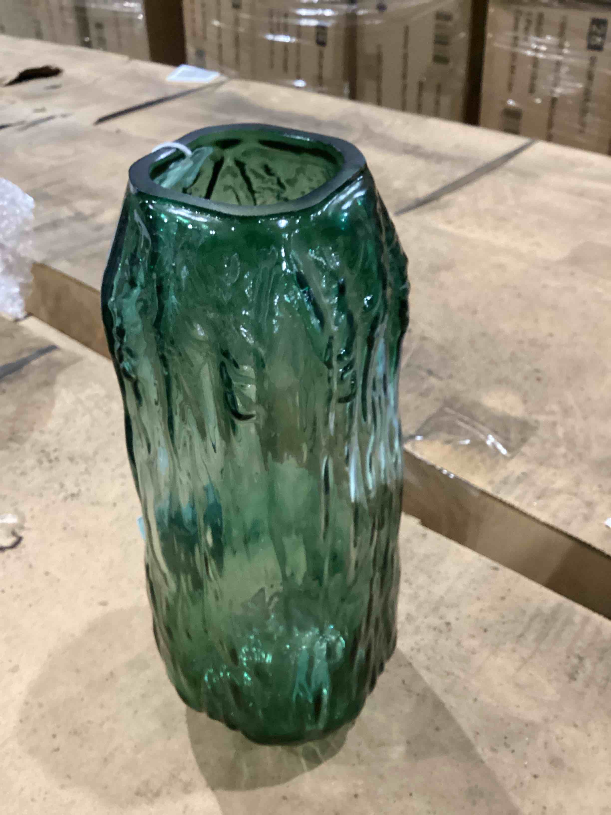 Uma 5inx11in green vase