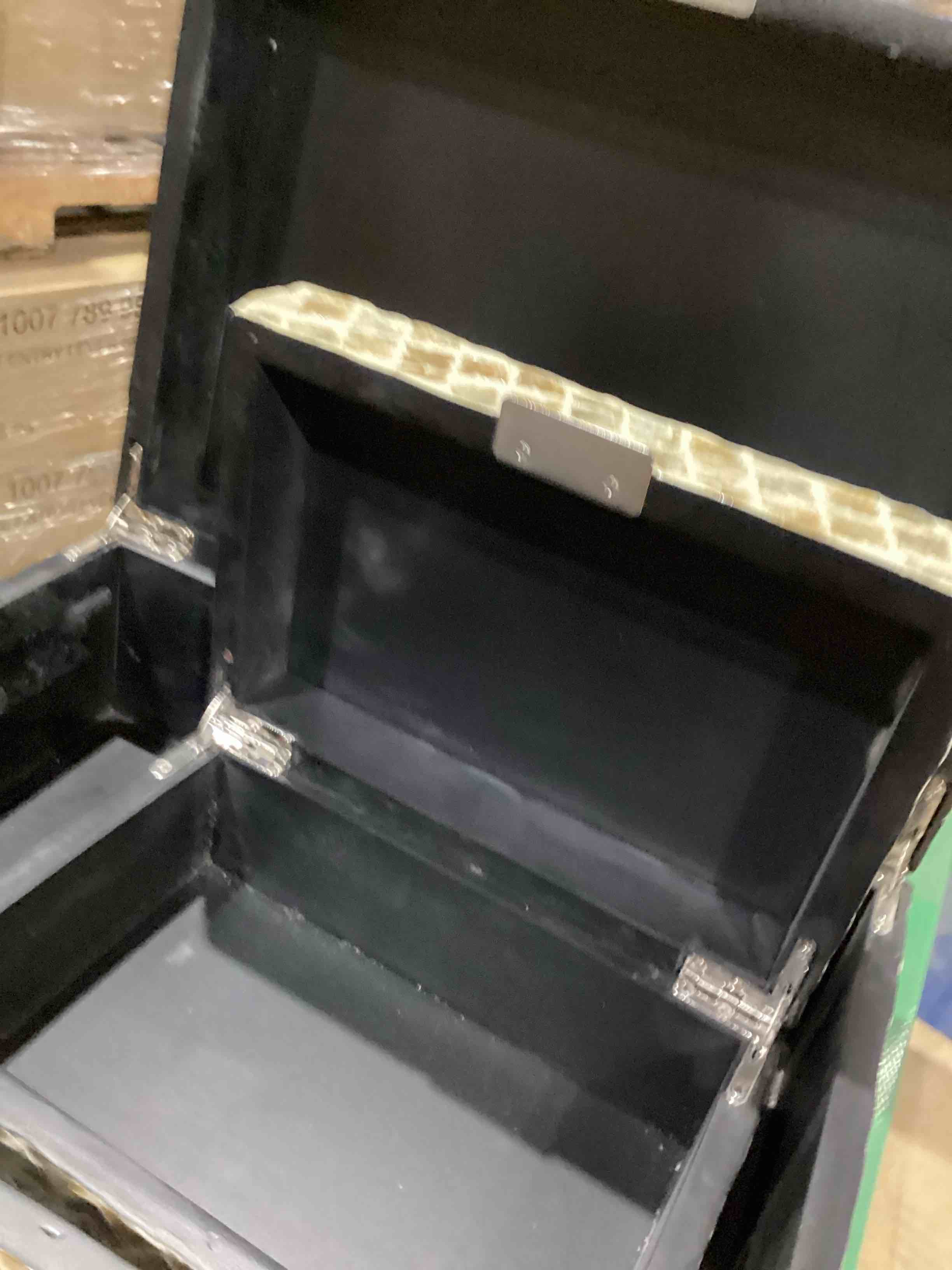 https://s3.amazonaws.com/lotting-images-prod/bidfta/PPE1593600_1752519673089.jpeg