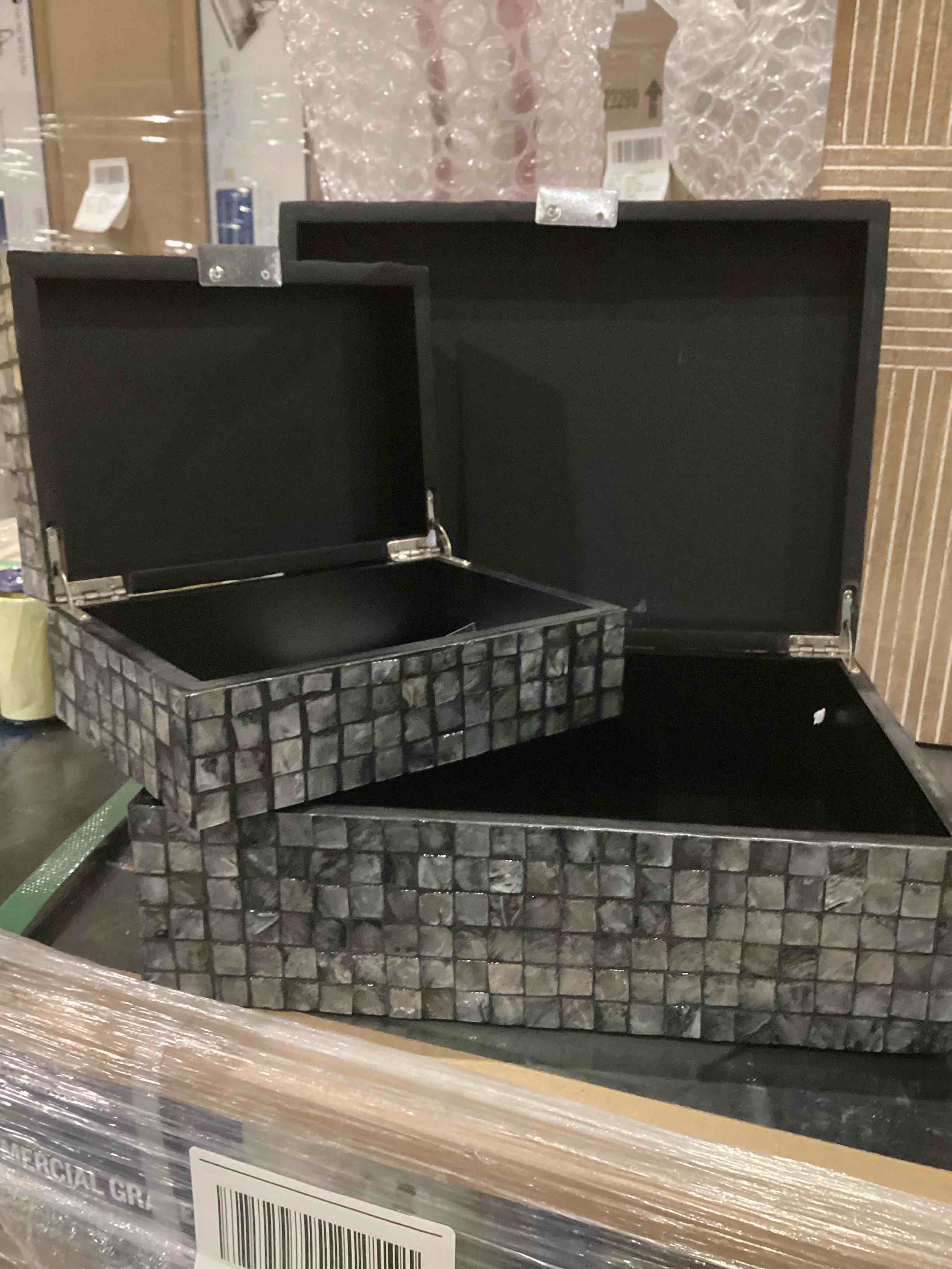 https://s3.amazonaws.com/lotting-images-prod/bidfta/PPE1593606_1752520454625.jpeg