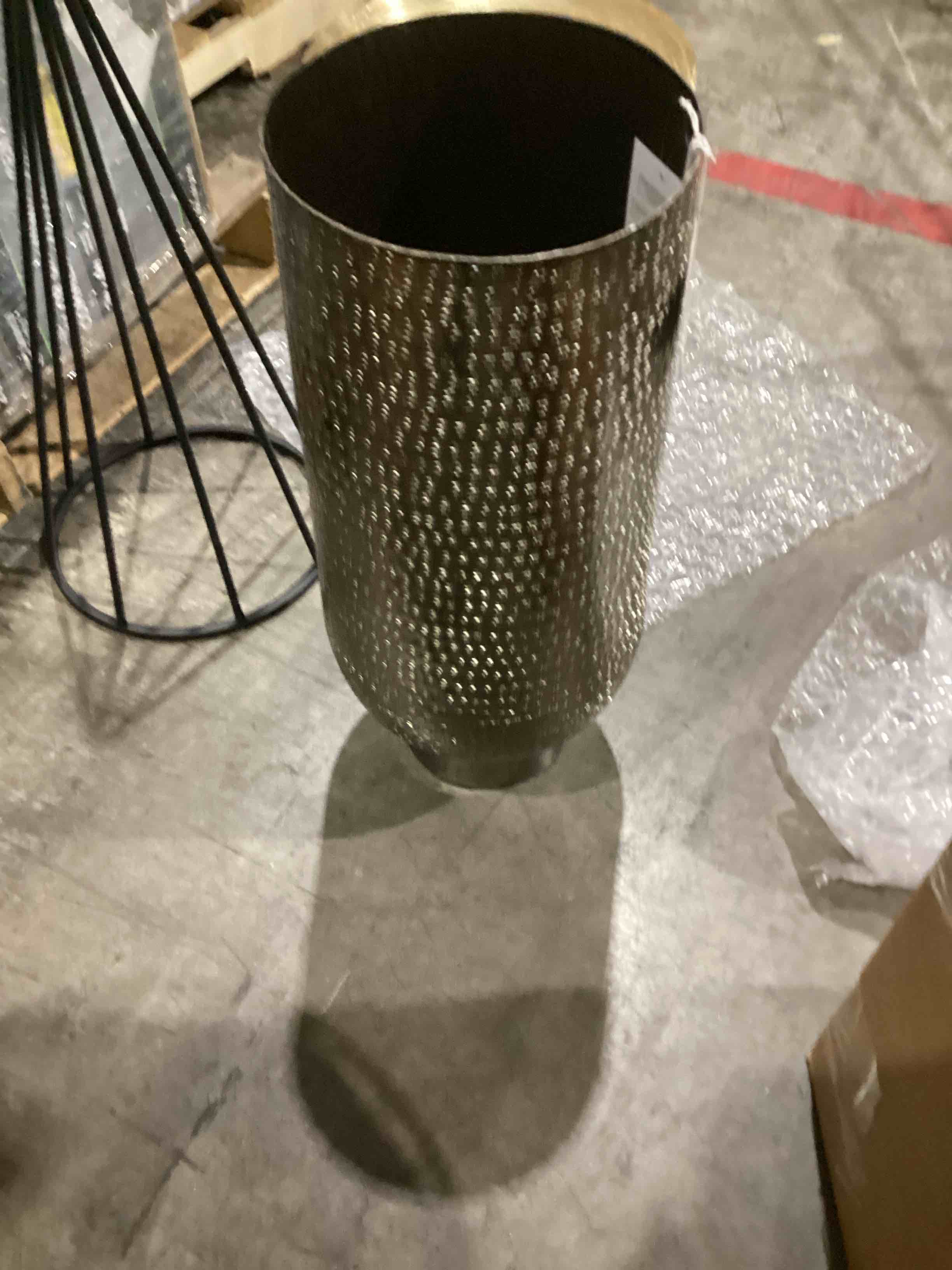 https://s3.amazonaws.com/lotting-images-prod/bidfta/PPE1593912_1752758223397.jpeg