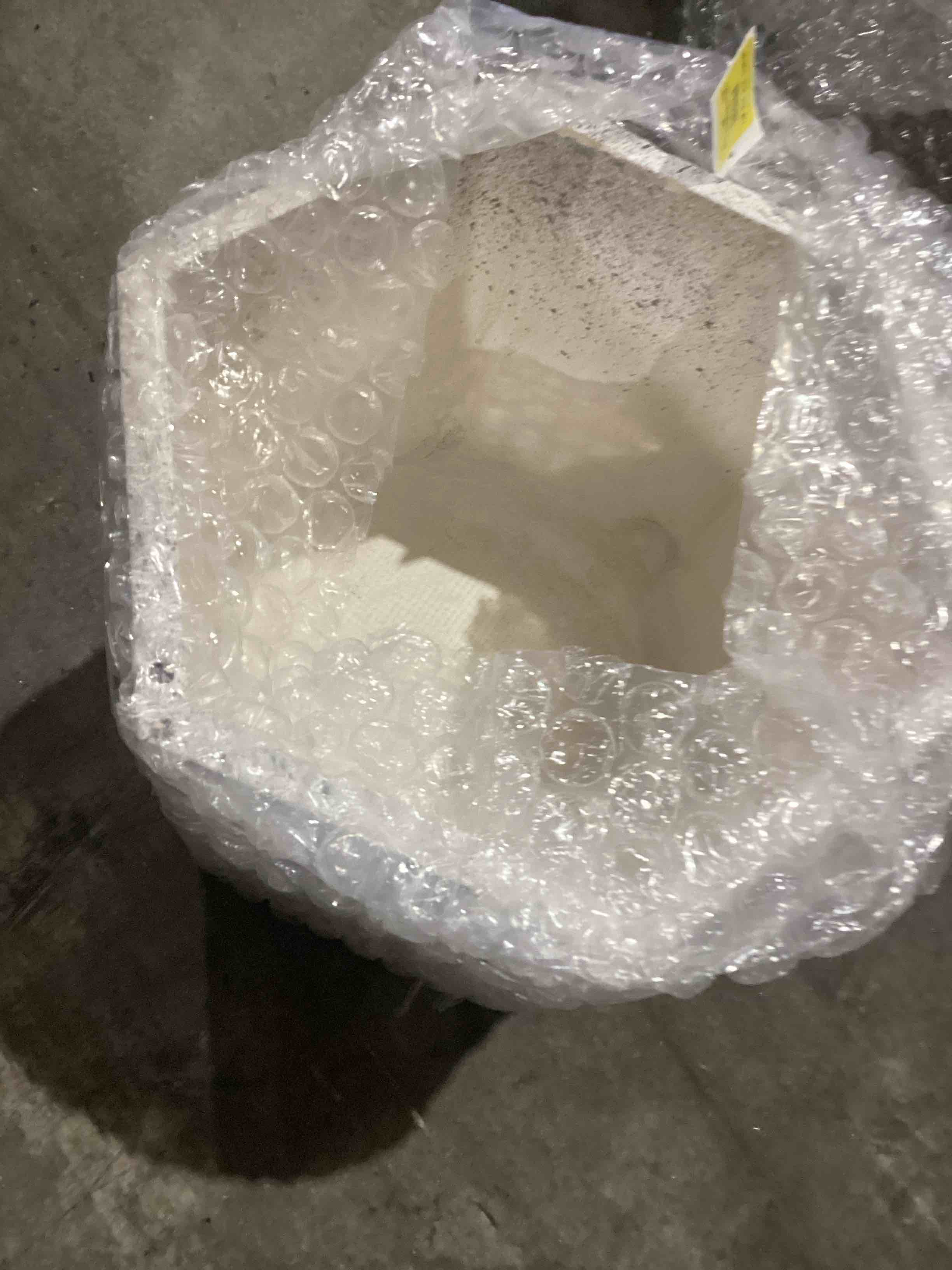 https://s3.amazonaws.com/lotting-images-prod/bidfta/PPE1593925_1752776594340.jpeg