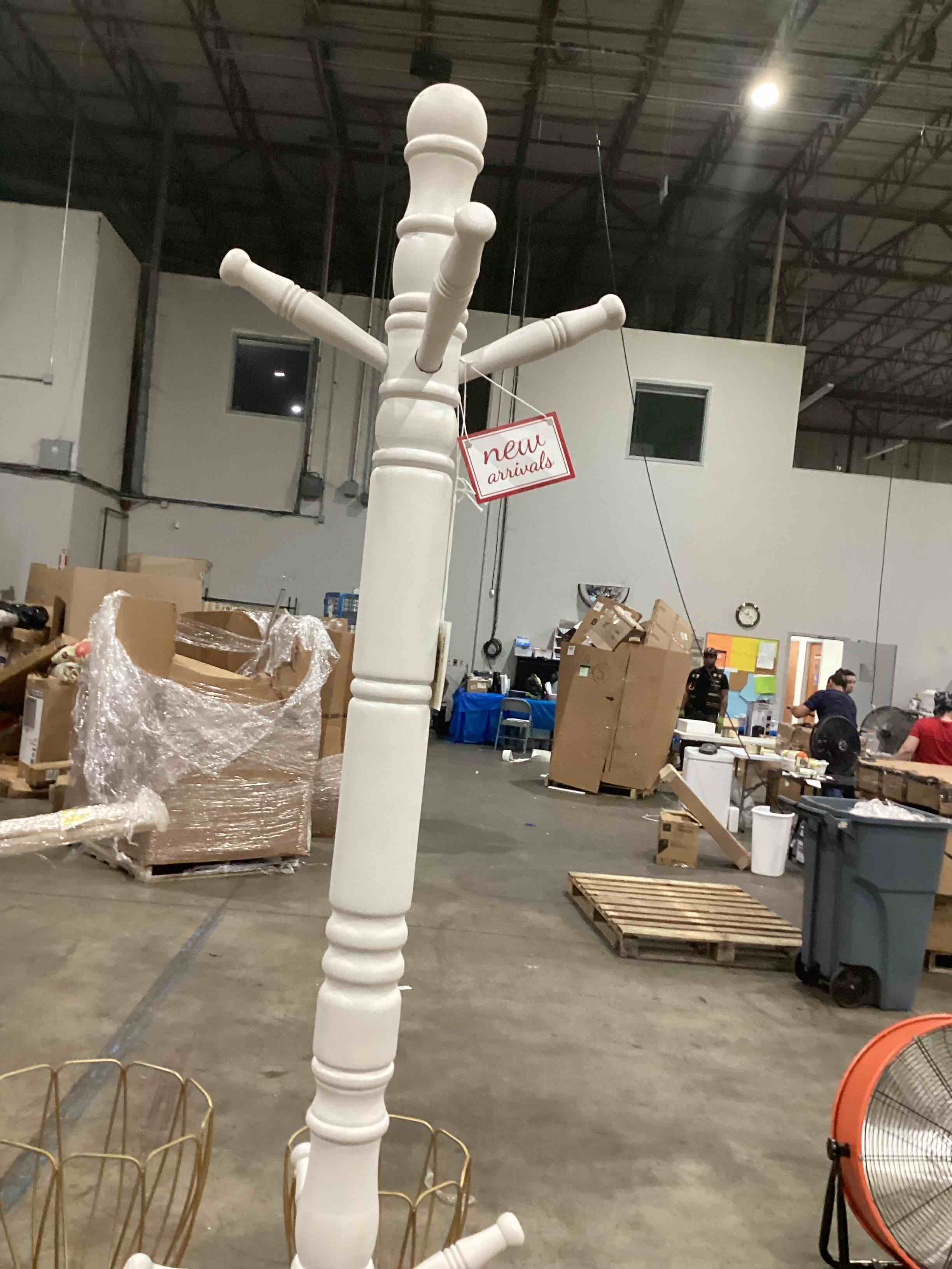 wd coat rack 25inw 78inh white 