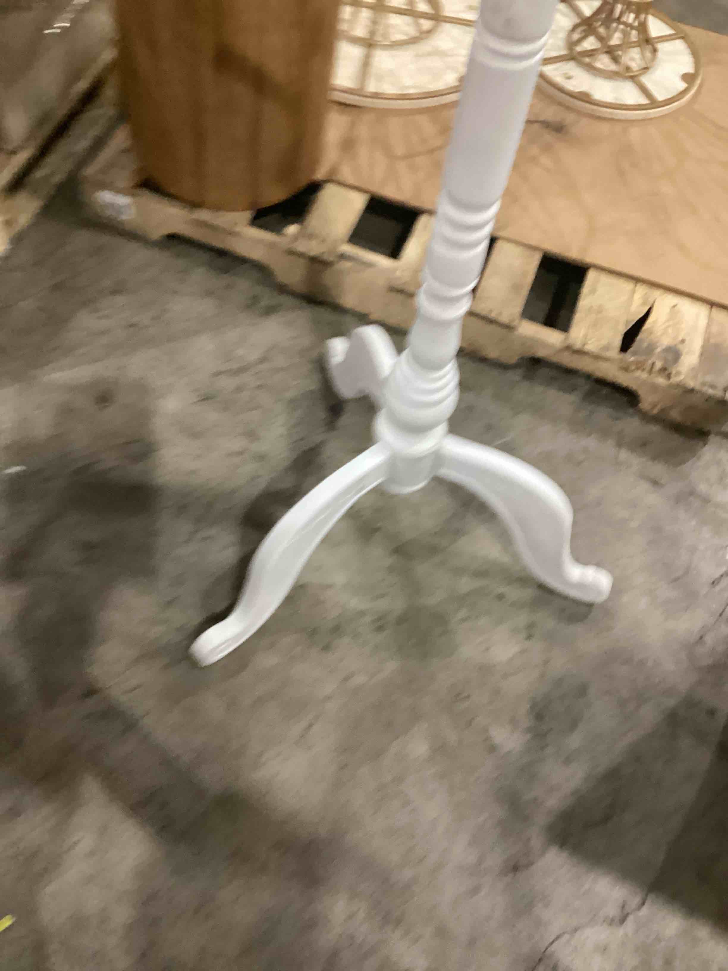 https://s3.amazonaws.com/lotting-images-prod/bidfta/PPE1593939_1752767401940.jpeg