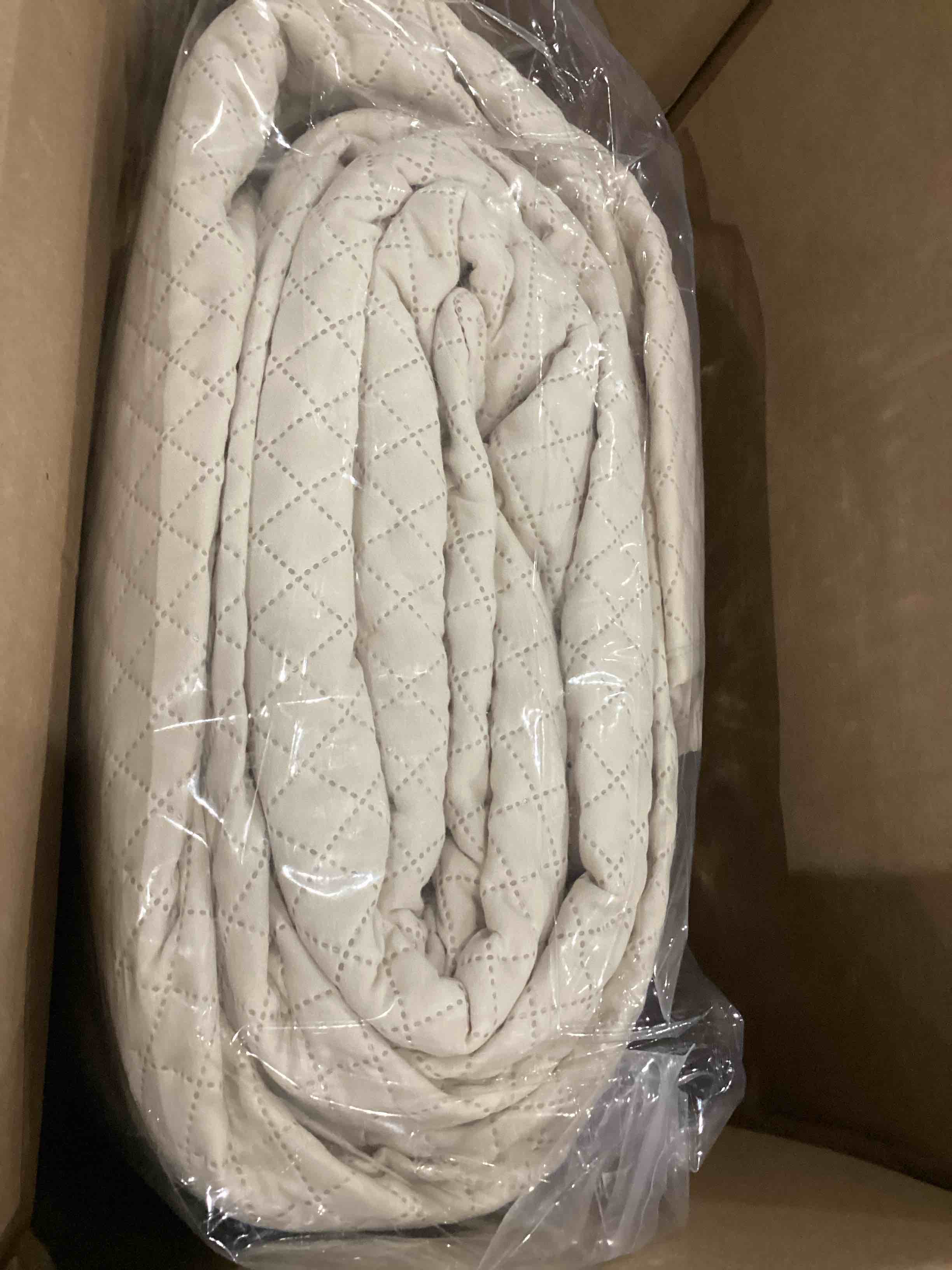 https://s3.amazonaws.com/lotting-images-prod/bidfta/PPE1594024_1751471507191.jpeg
