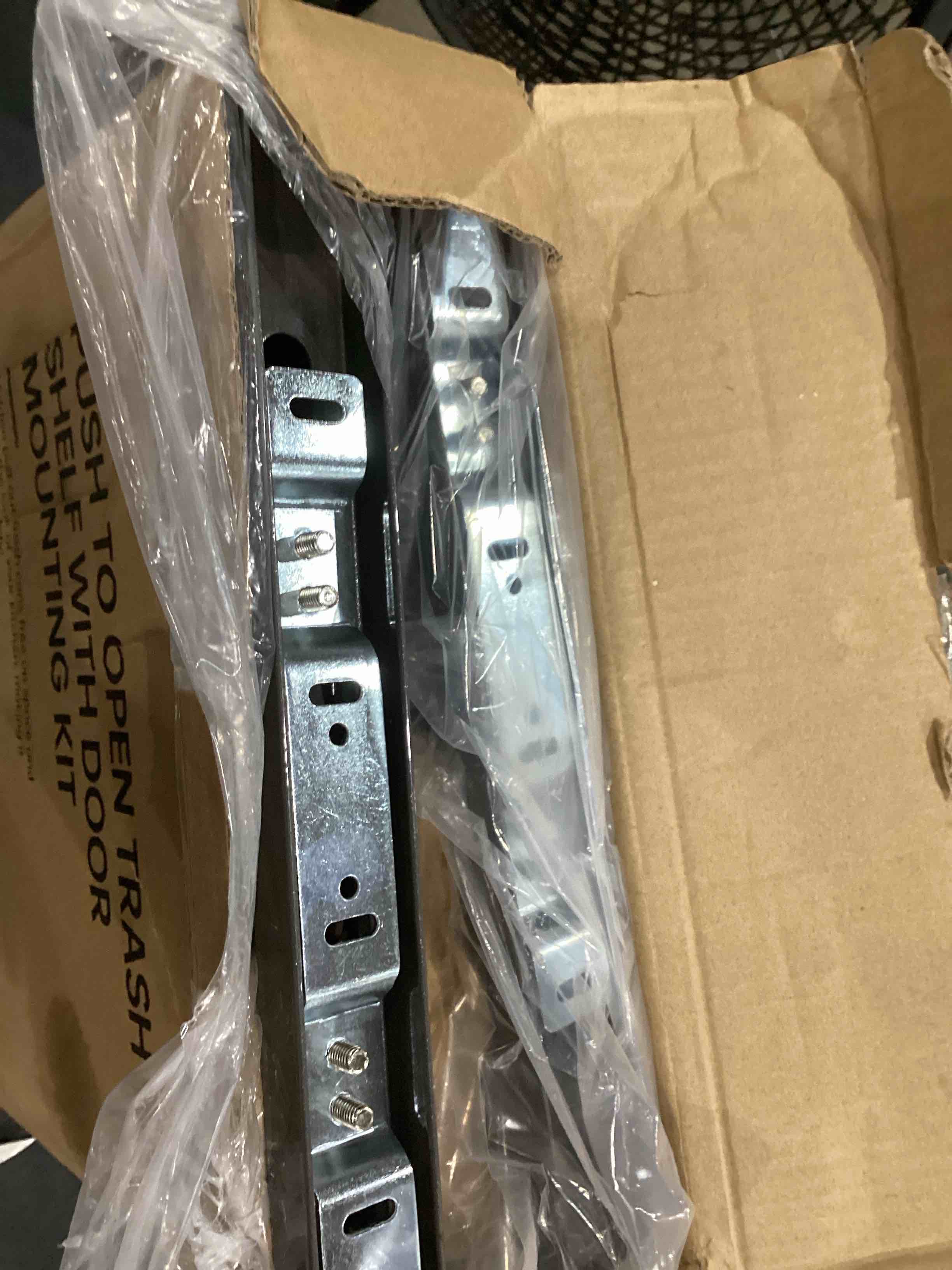 https://s3.amazonaws.com/lotting-images-prod/bidfta/PPE1594077_1751488705317.jpeg
