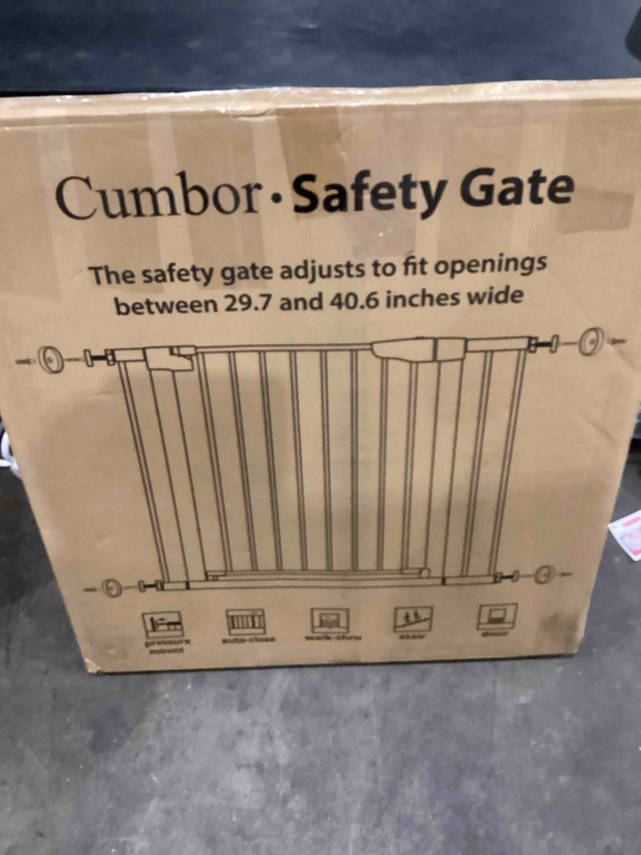 Cumbor 29.7"-40.6" Baby Gate for Stairs, Mom's Choice Awards Winner-Dog Gate for Doorways, Pressure Mounted Self Closing Pet Gates for Dogs Indoor, Durable Safety Child Gate with Easy Walk Thru Door
