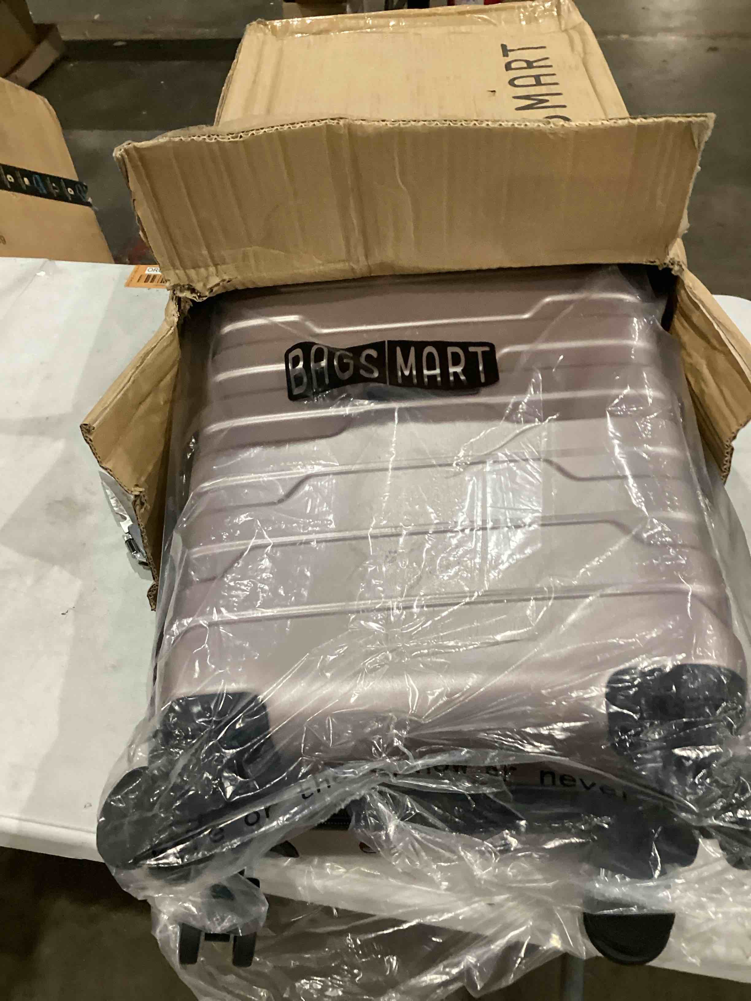 https://s3.amazonaws.com/lotting-images-prod/bidfta/PPE1595167_1752858044190.jpeg