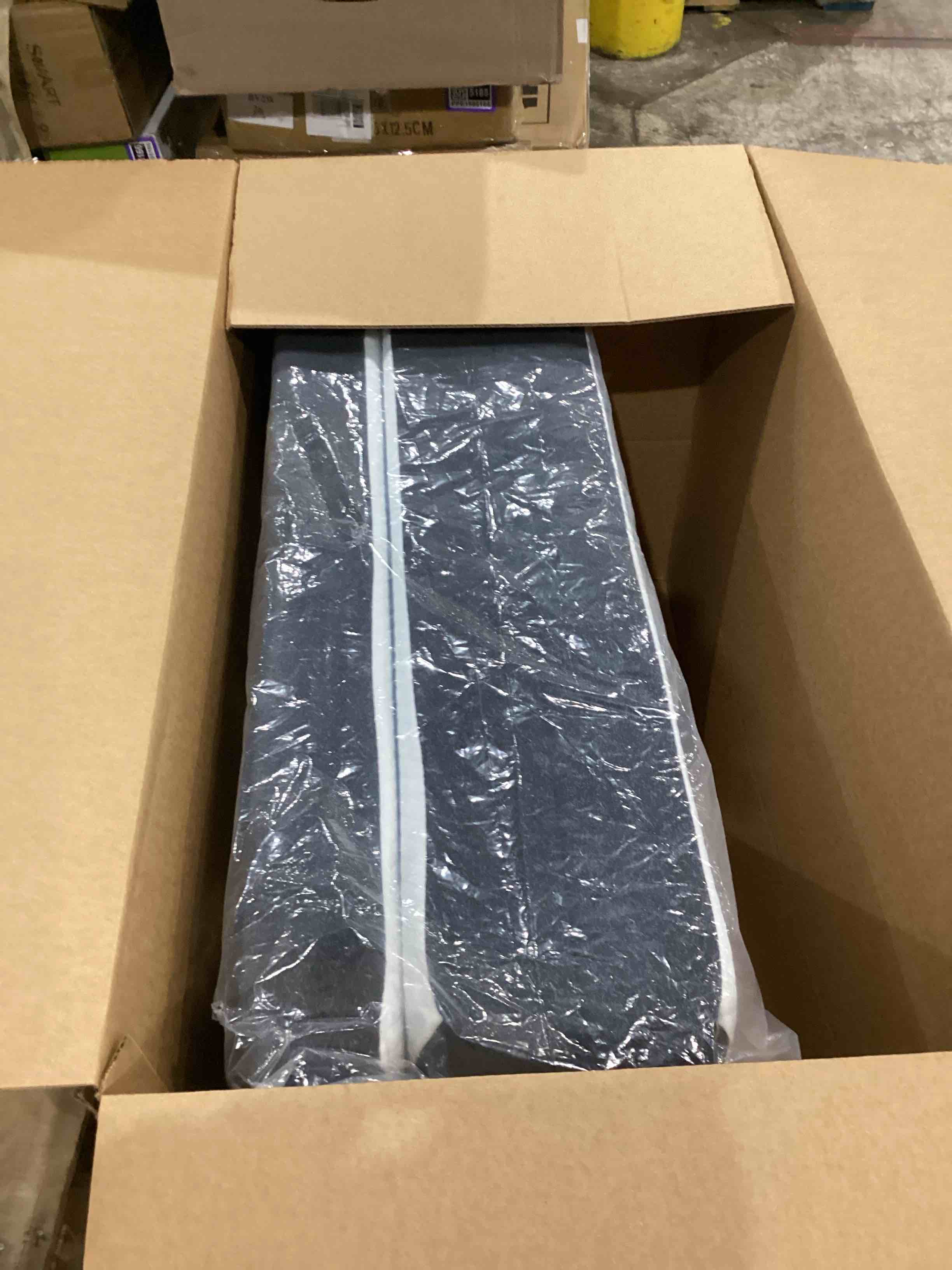 https://s3.amazonaws.com/lotting-images-prod/bidfta/PPE1595198_1752863337715.jpeg