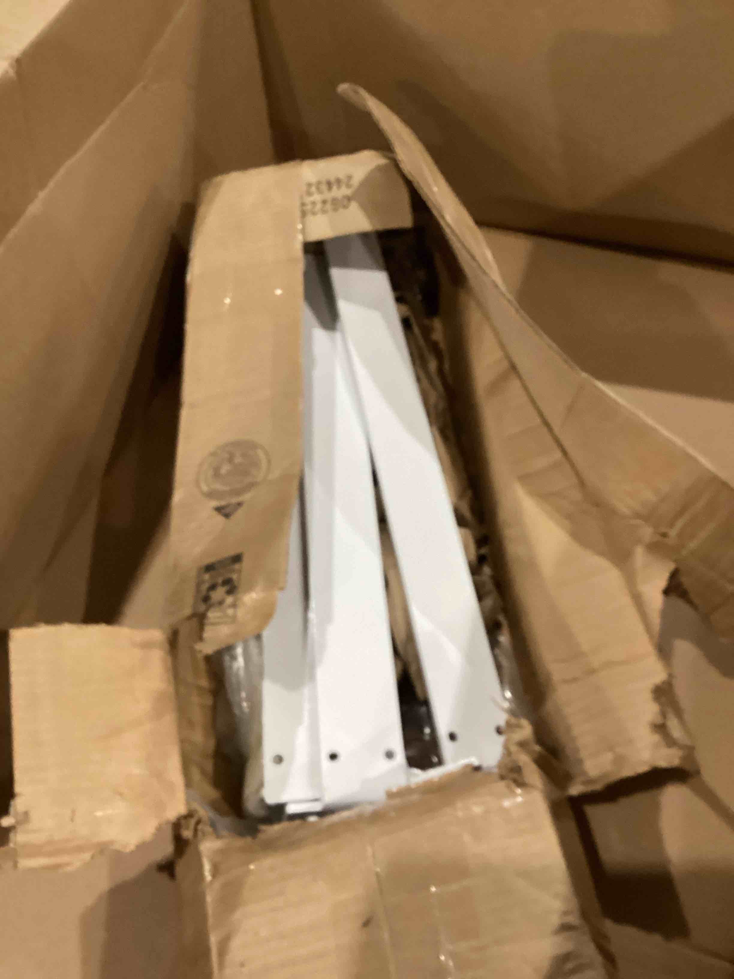 https://s3.amazonaws.com/lotting-images-prod/bidfta/PPE1595744_1753381528175.jpeg