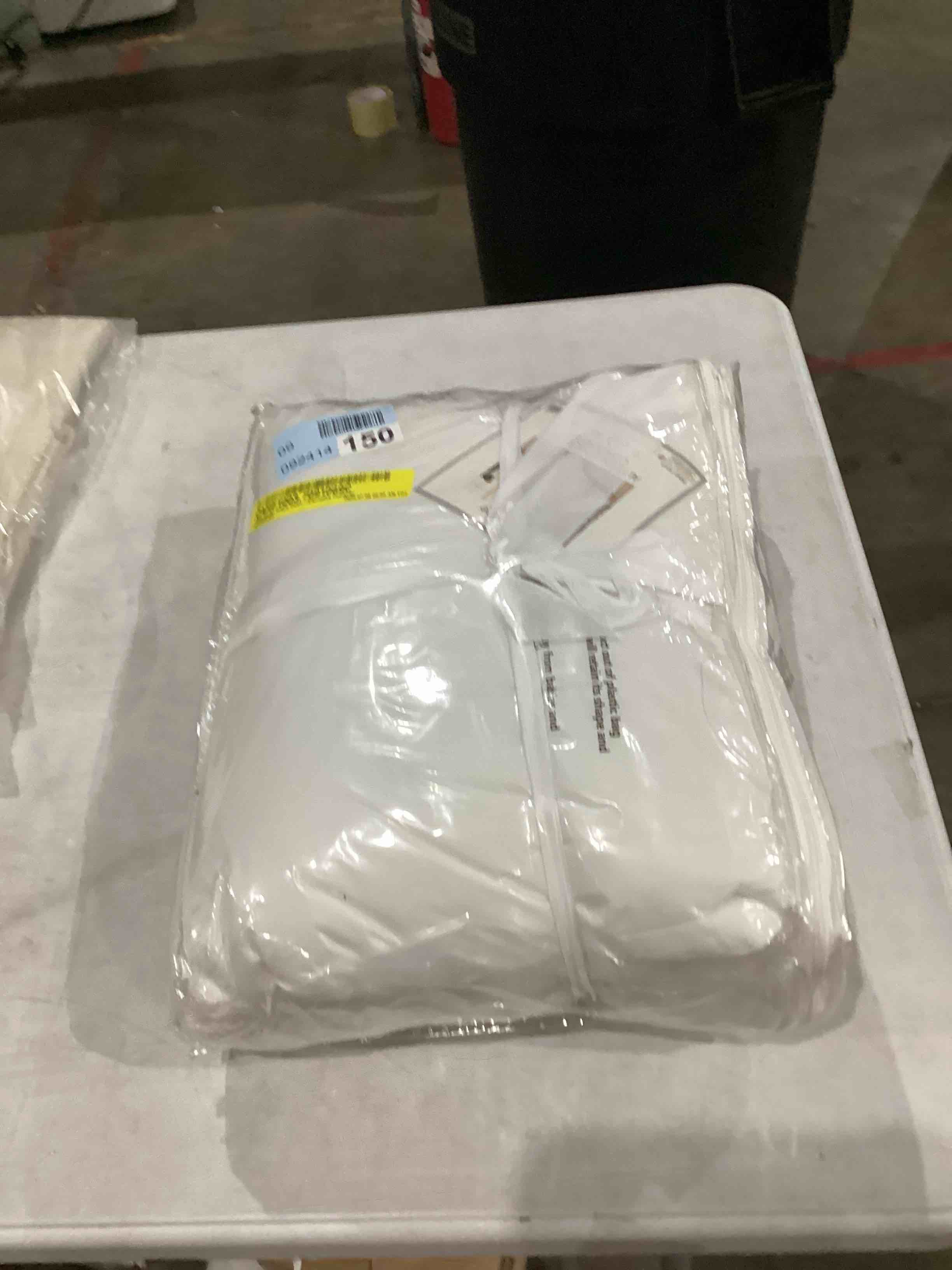 https://s3.amazonaws.com/lotting-images-prod/bidfta/PPE1596512_1754327728394.jpeg
