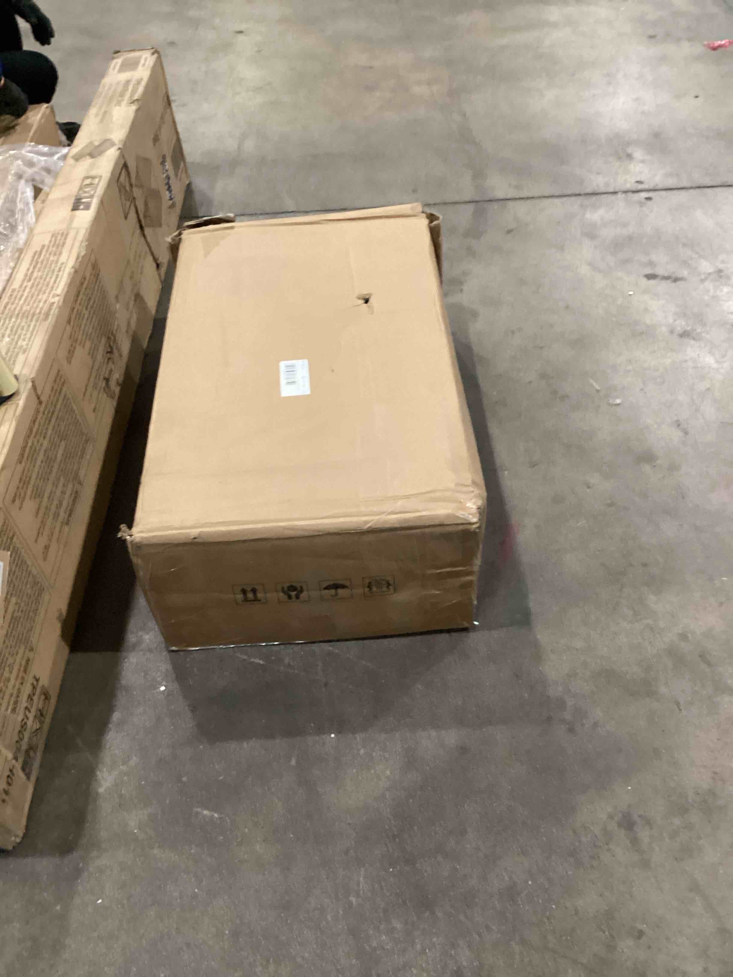 https://s3.amazonaws.com/lotting-images-prod/bidfta/PPE1596628_1754494552991.jpeg