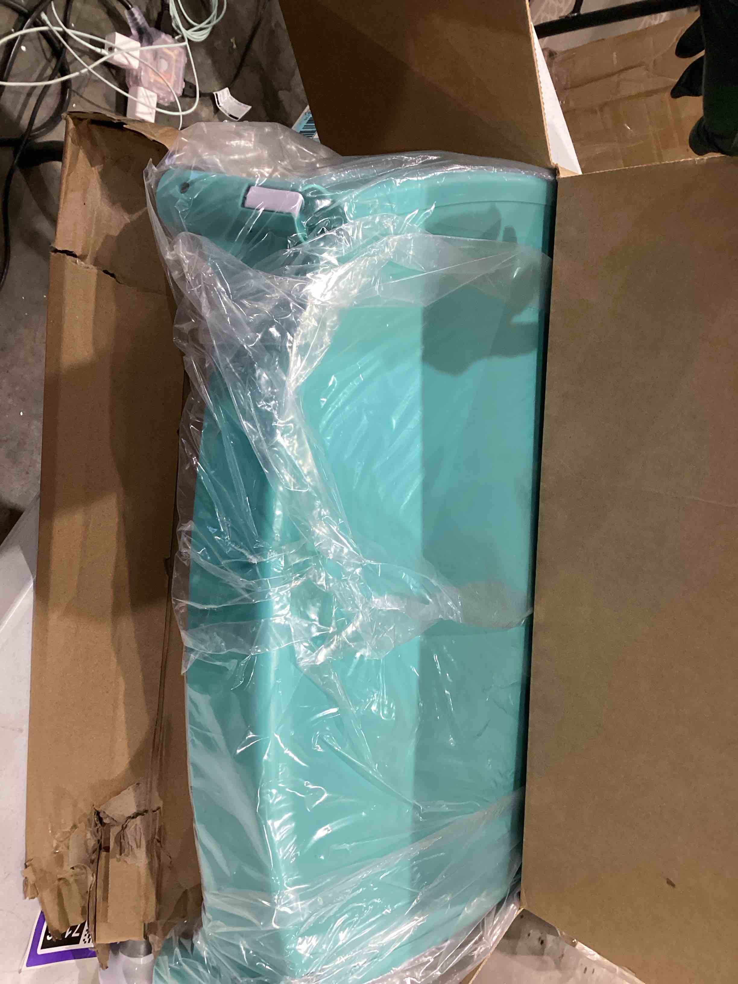https://s3.amazonaws.com/lotting-images-prod/bidfta/PPE1597146_1752765292328.jpeg